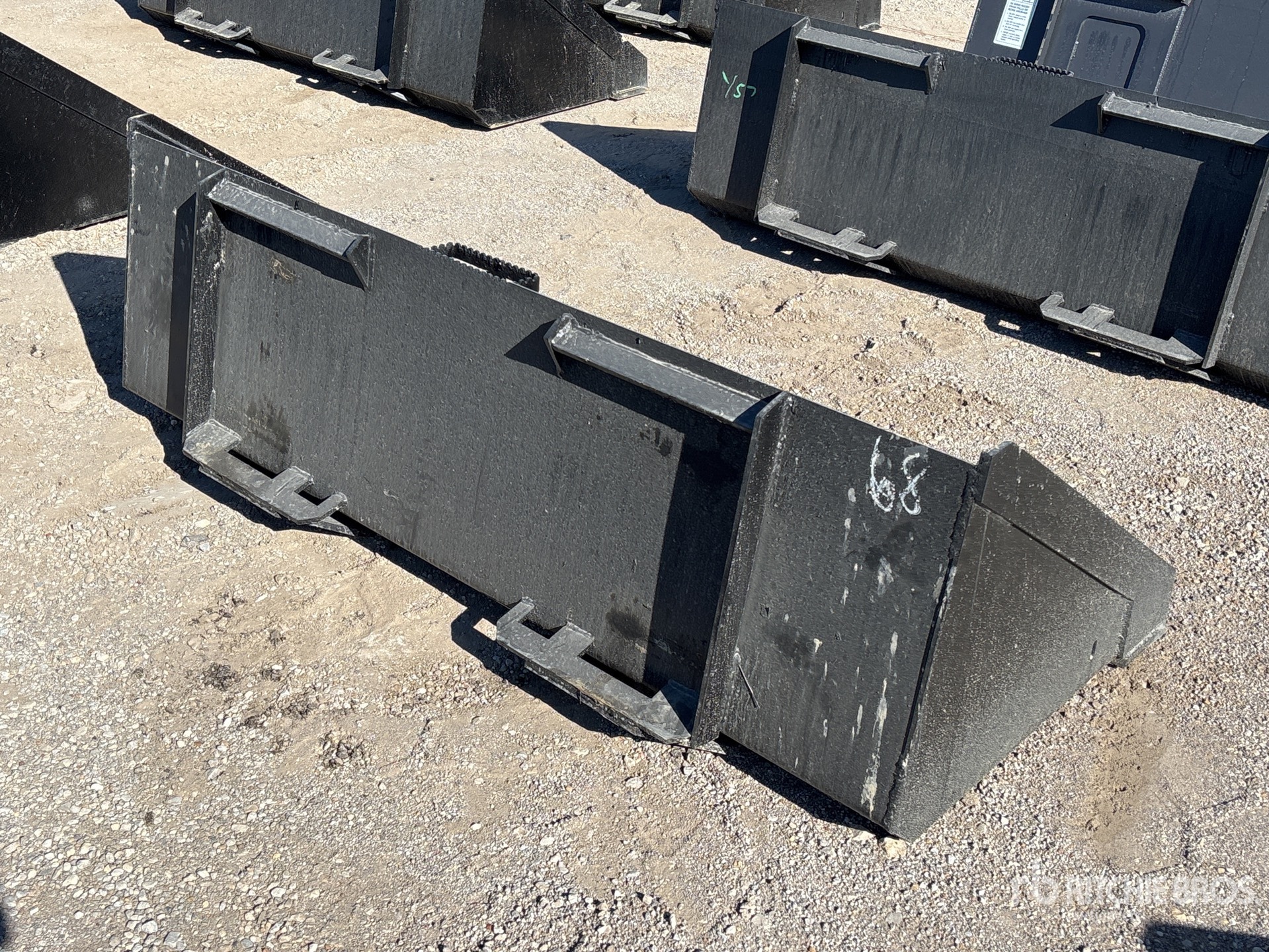 General Appearance with Bild, Ecke hinten rechts