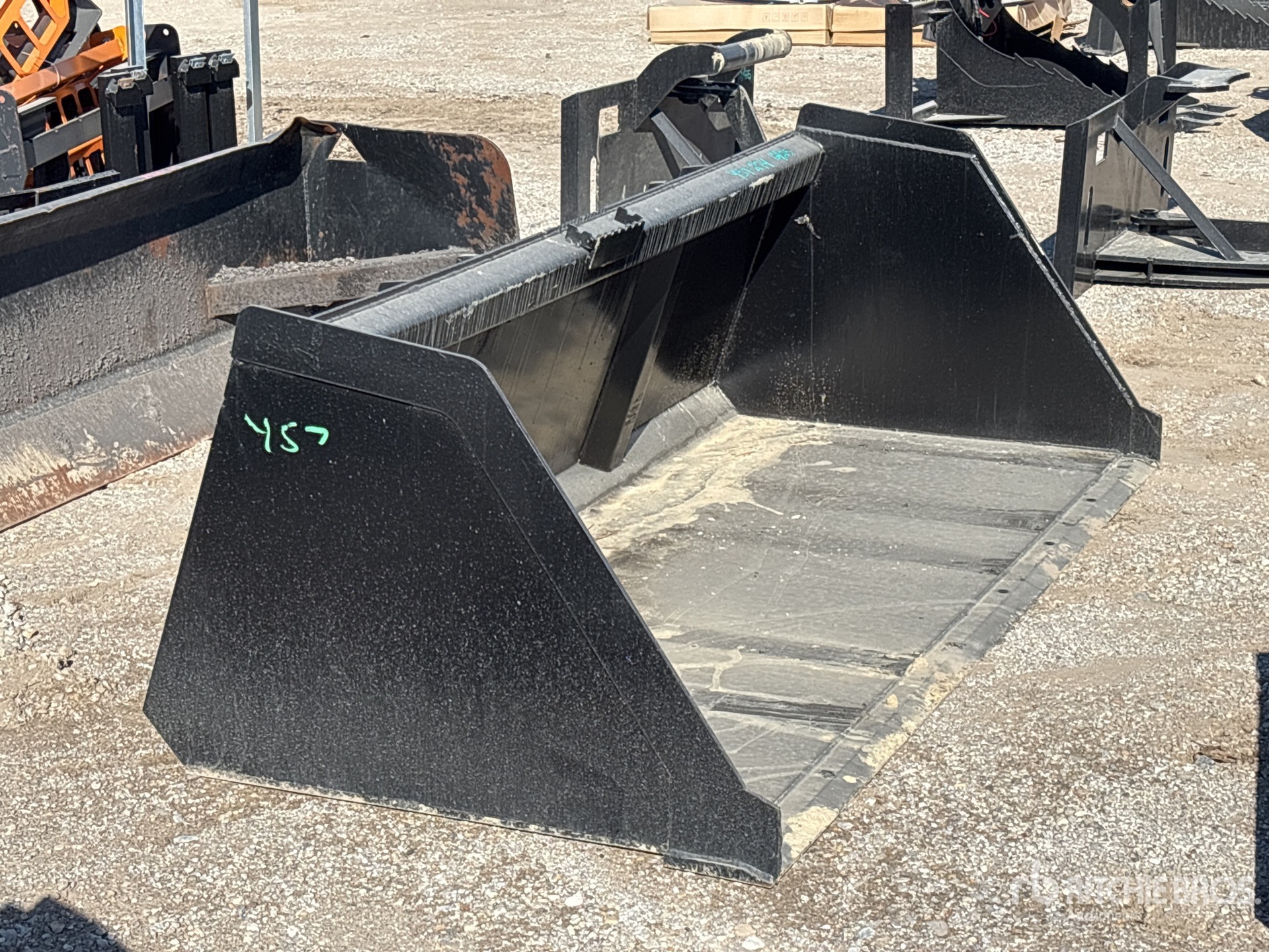 General Appearance with Bild, Ecke vorne rechts