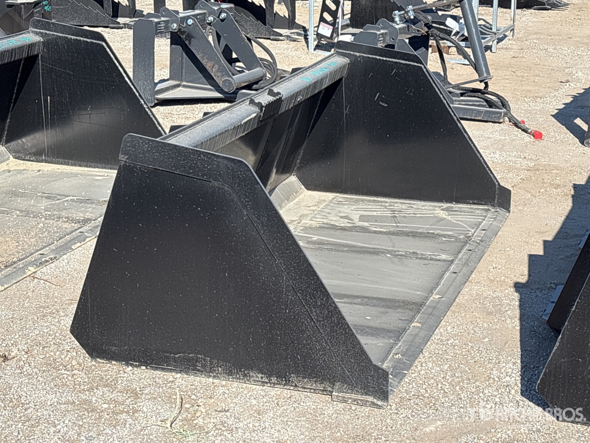 General Appearance with Bild, Ecke vorne rechts