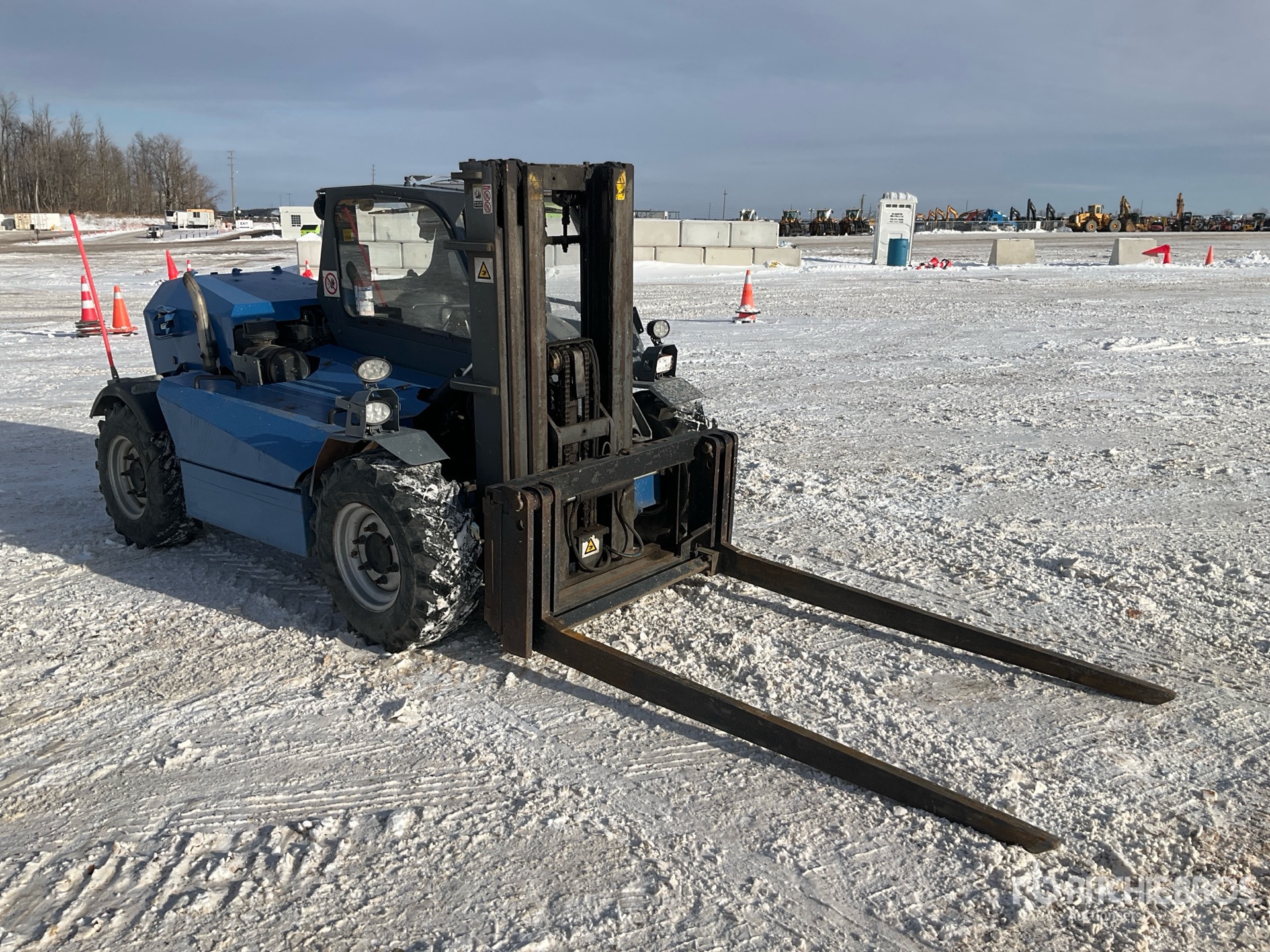 General Appearance with Picture, Right Front Corner