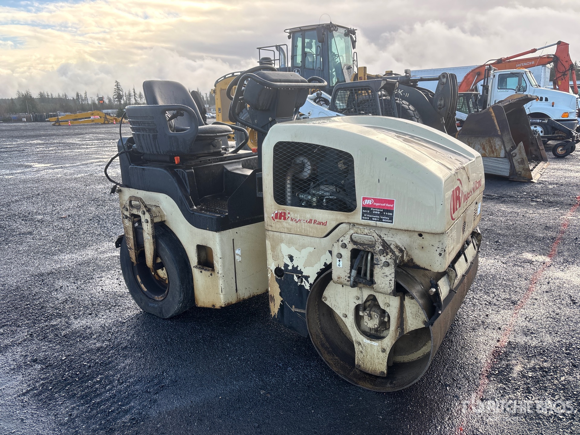 General Appearance with Picture, Right Front Corner