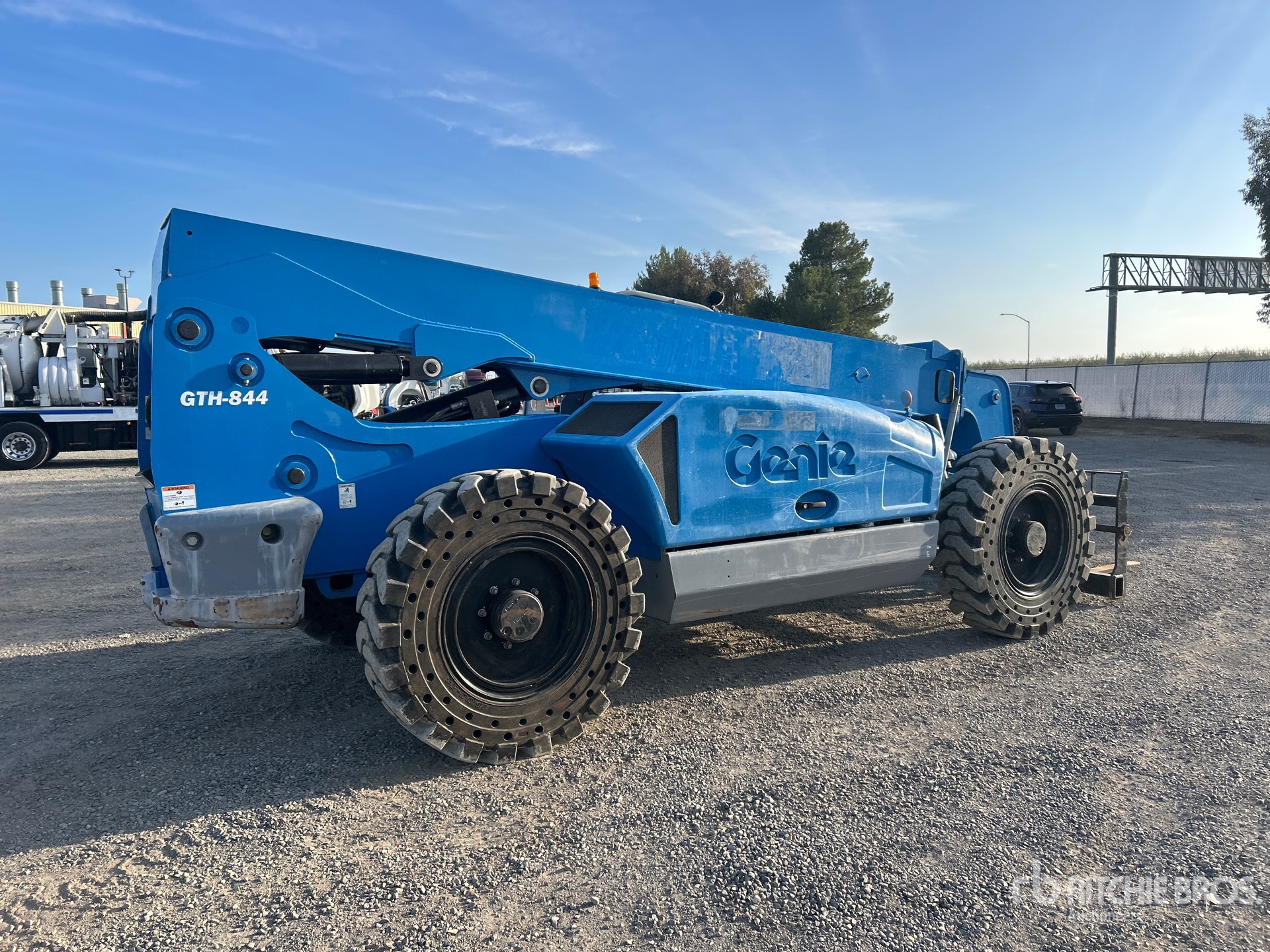 General Appearance with Picture, Right Rear Corner