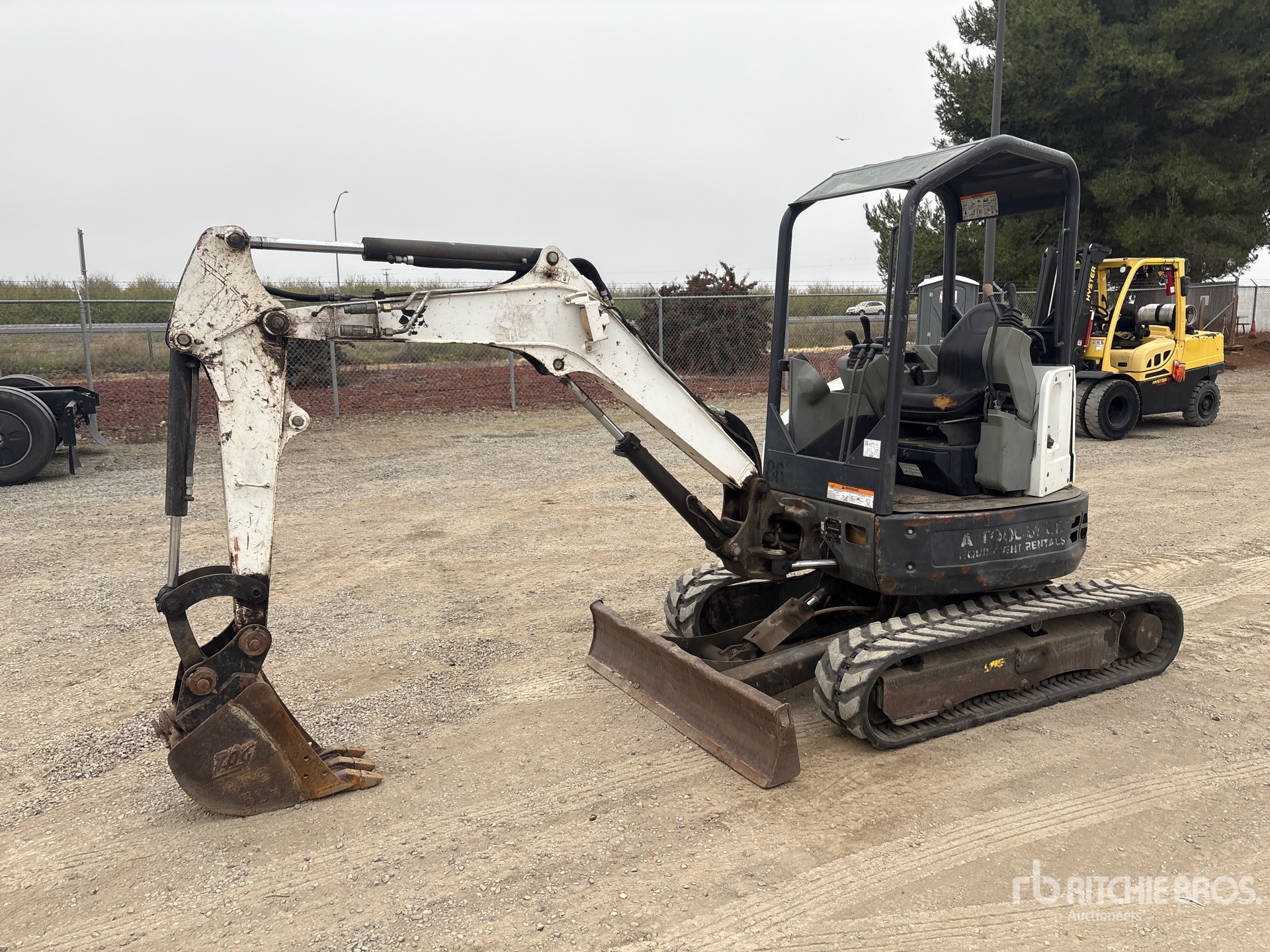 General Appearance with Picture, Left Front Corner