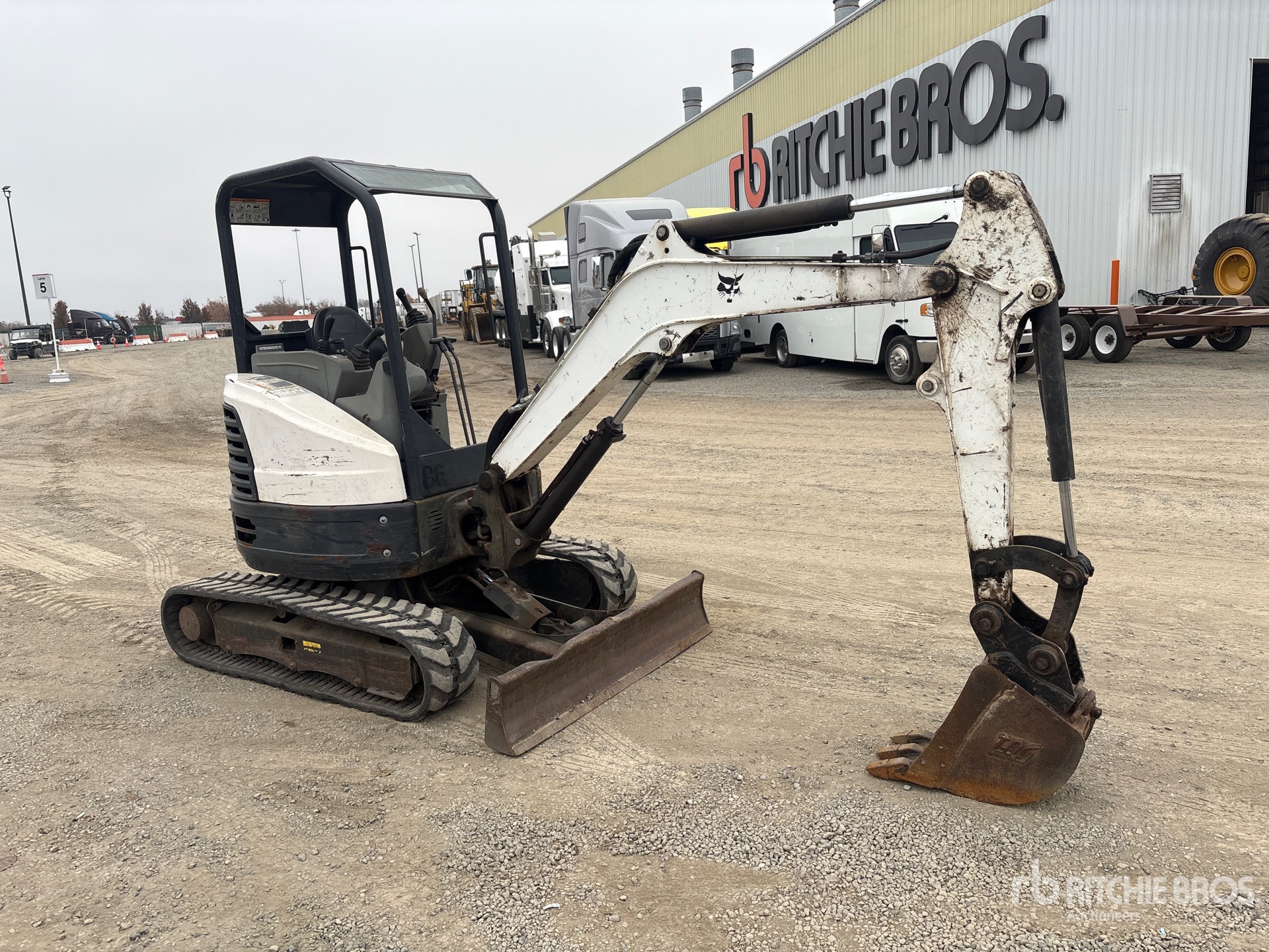 General Appearance with Picture, Right Front Corner