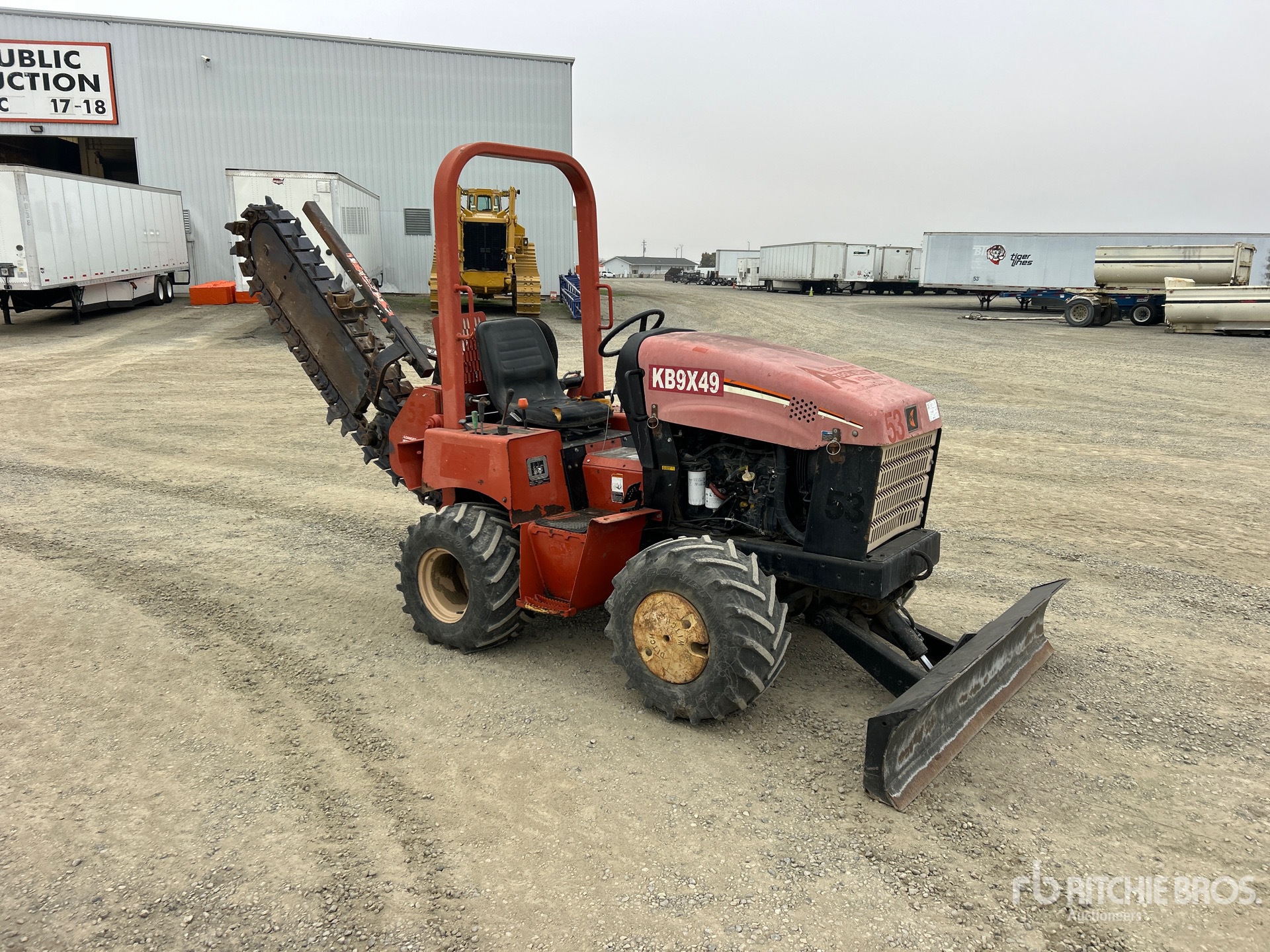 General Appearance with Picture, Right Front Corner