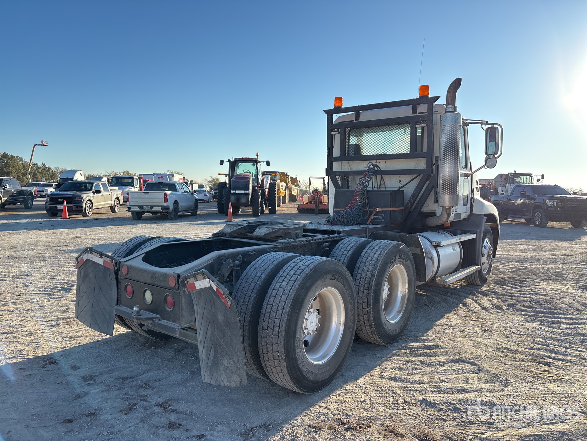 General Appearance with Imagen: esquina trasera derecha