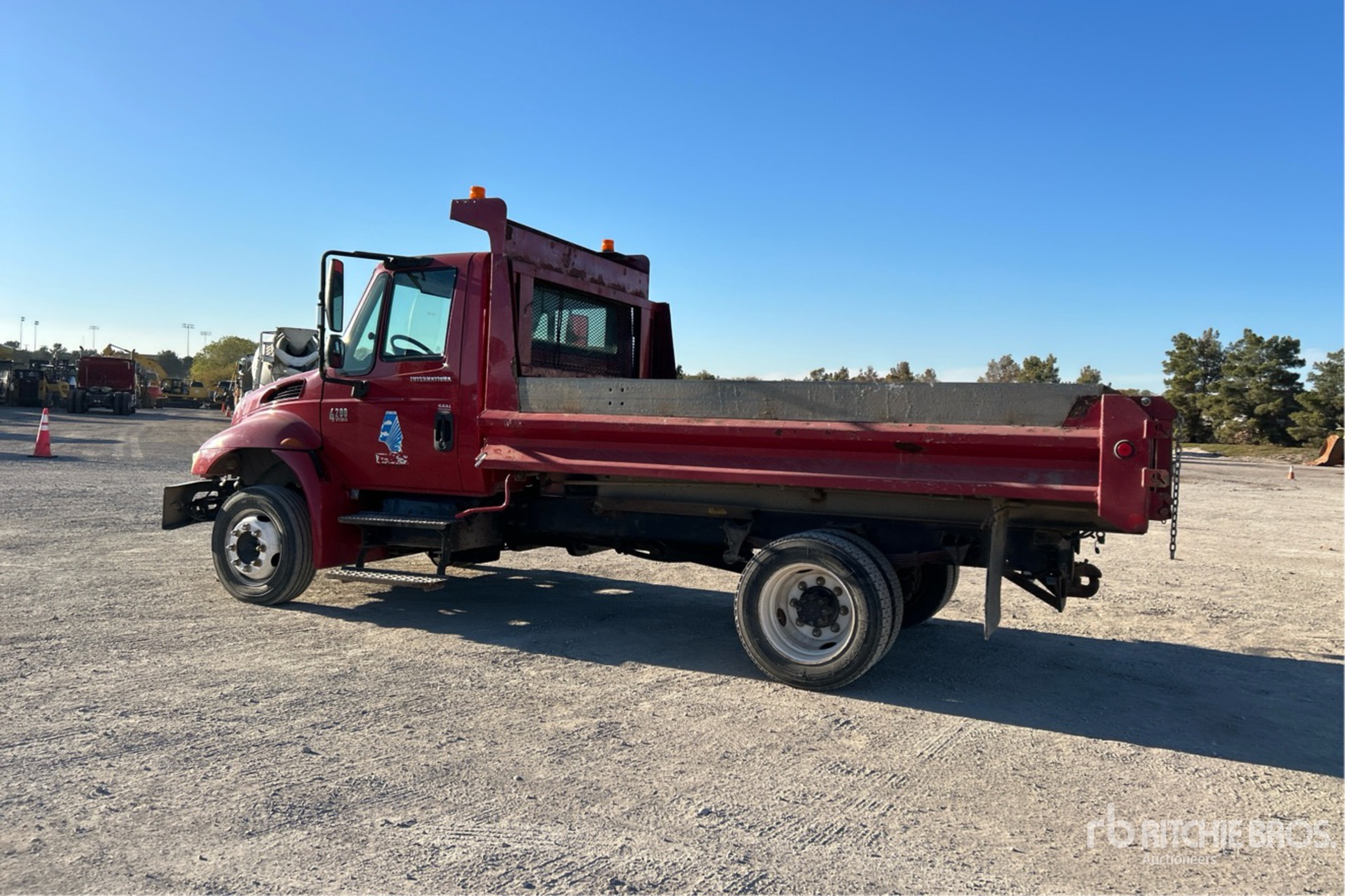 General Appearance with Imagen: esquina trasera izquierda