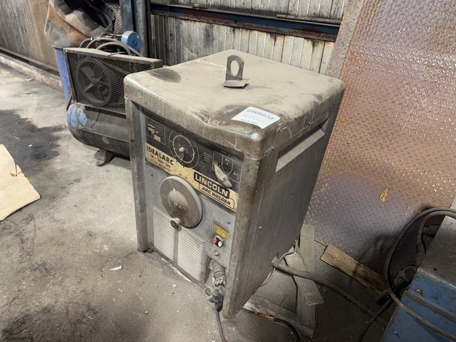 Lincoln Electric TM-300/300 300 A Electric Welder
