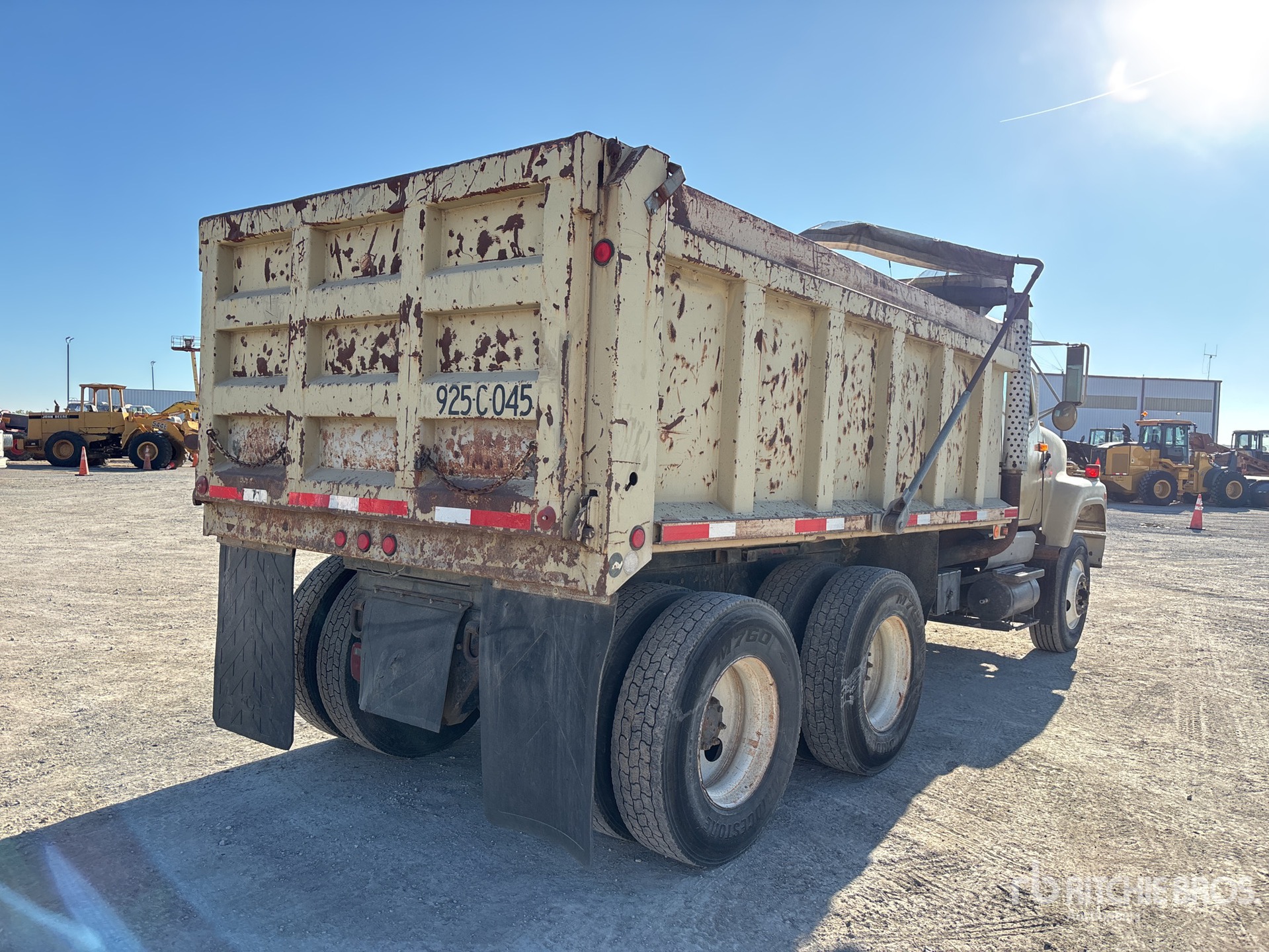 General Appearance with Imagen: esquina trasera derecha