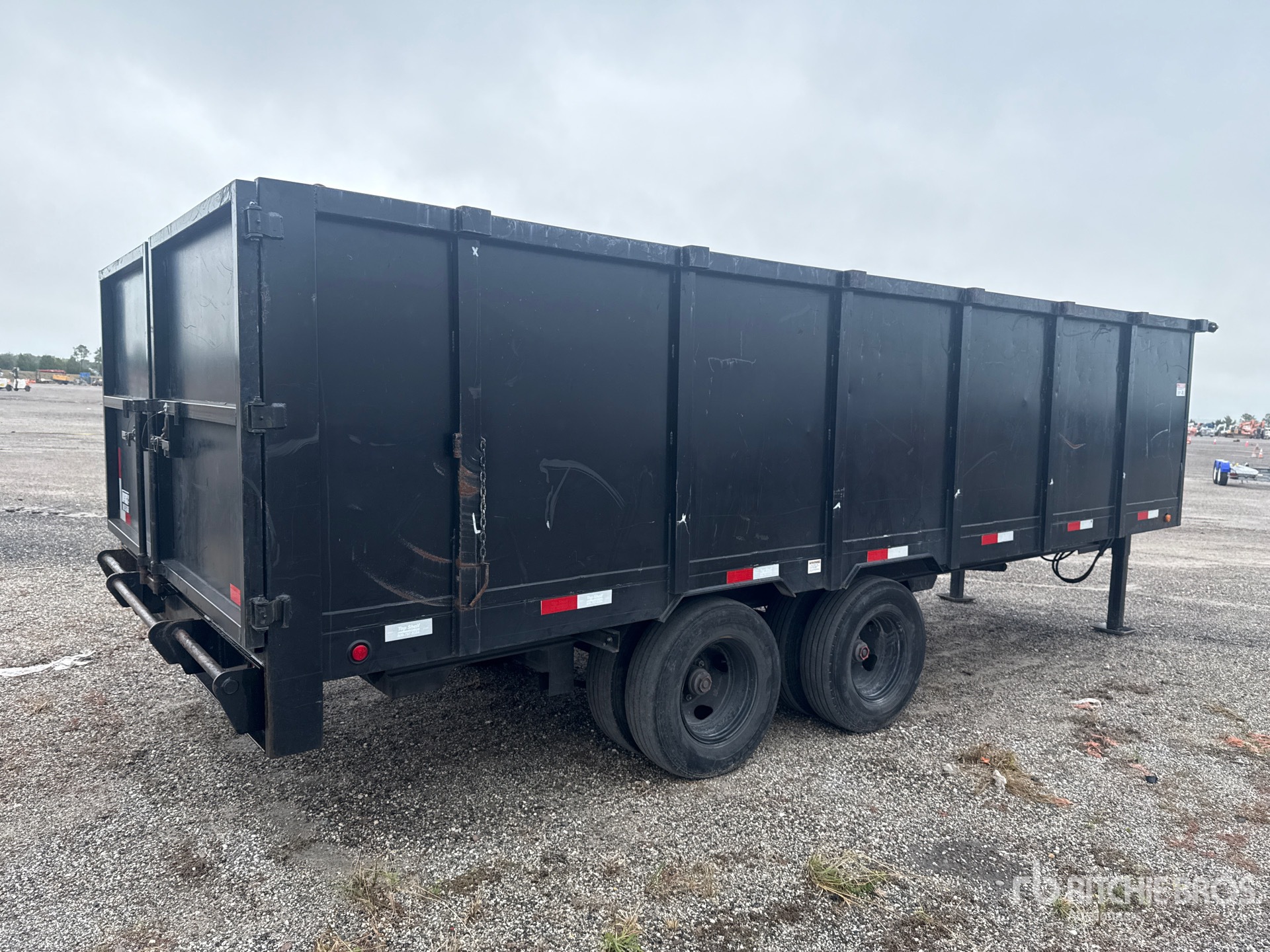 General Appearance with Imagen: esquina trasera derecha