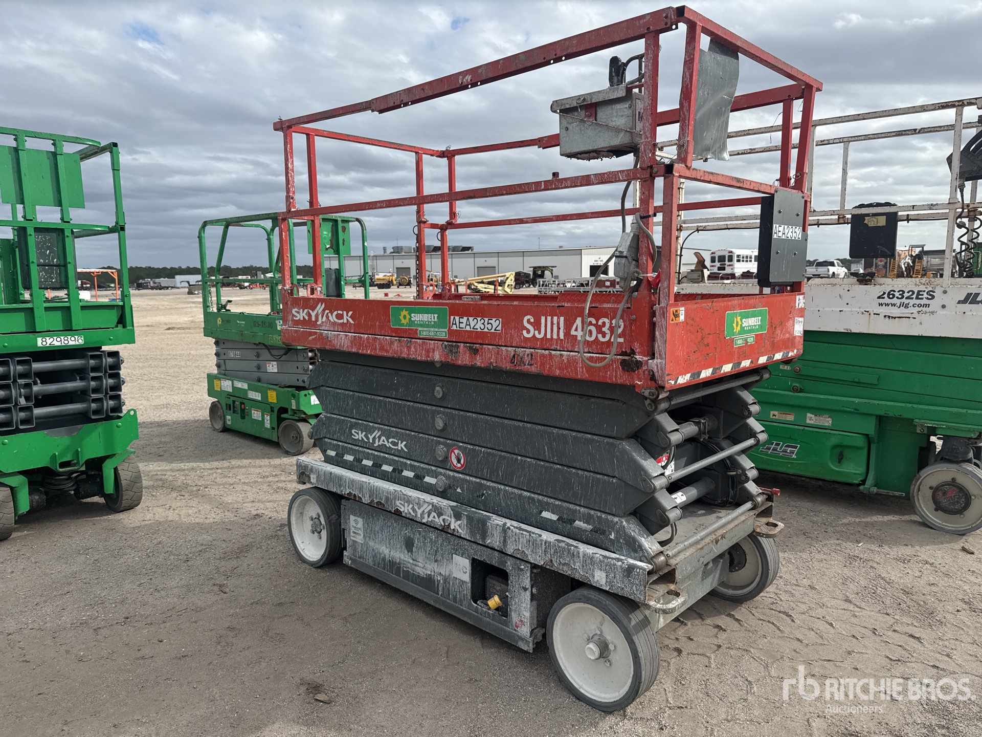 General Appearance with Picture, Right Rear Corner