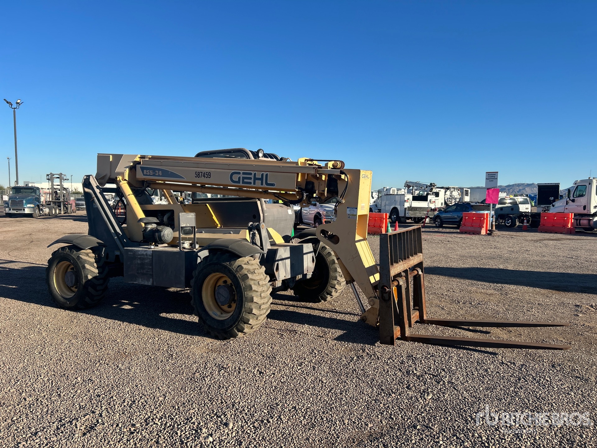 General Appearance with Picture, Right Front Corner