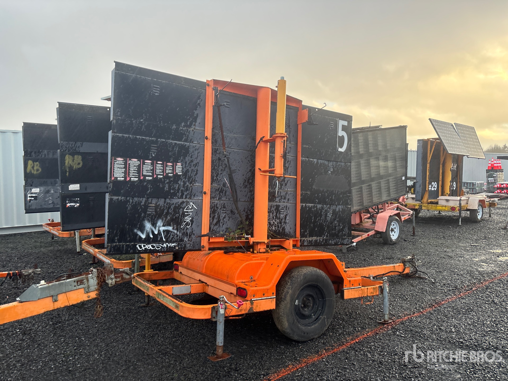 Aspect général with Image, coin arrière droit