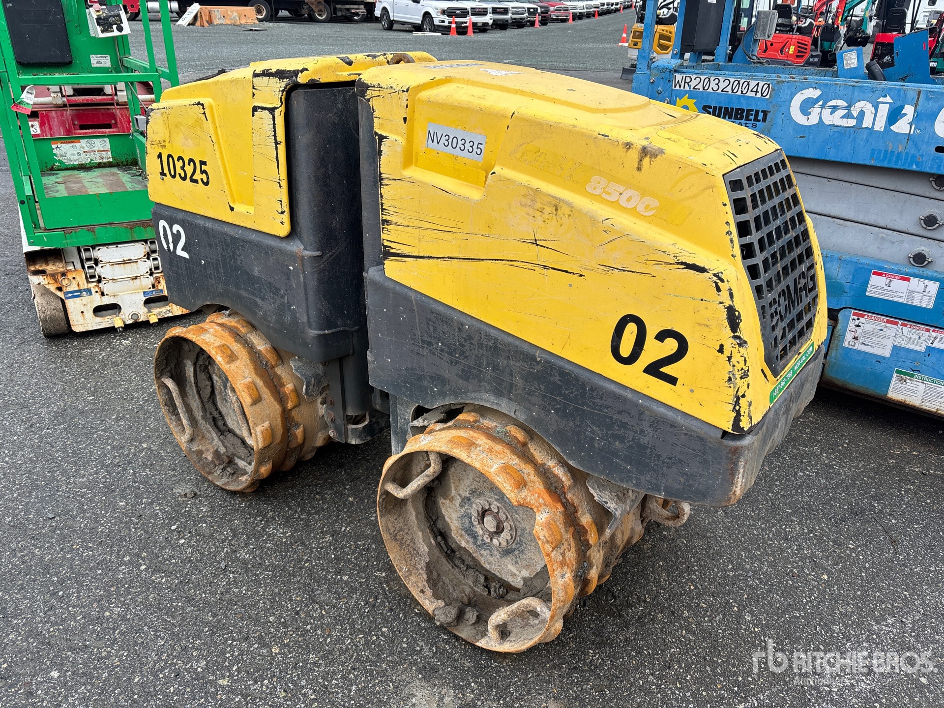 General Appearance with Picture, Right Front Corner