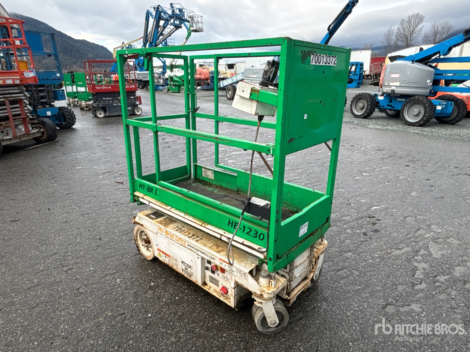 General Appearance with Picture, Right Front Corner