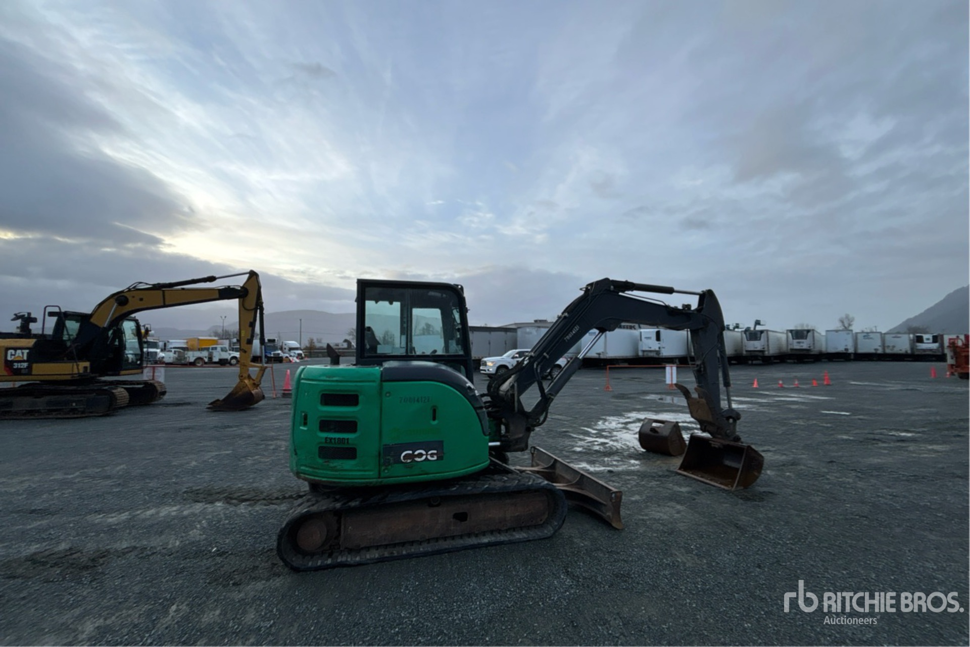 General Appearance with Imagen: esquina trasera derecha