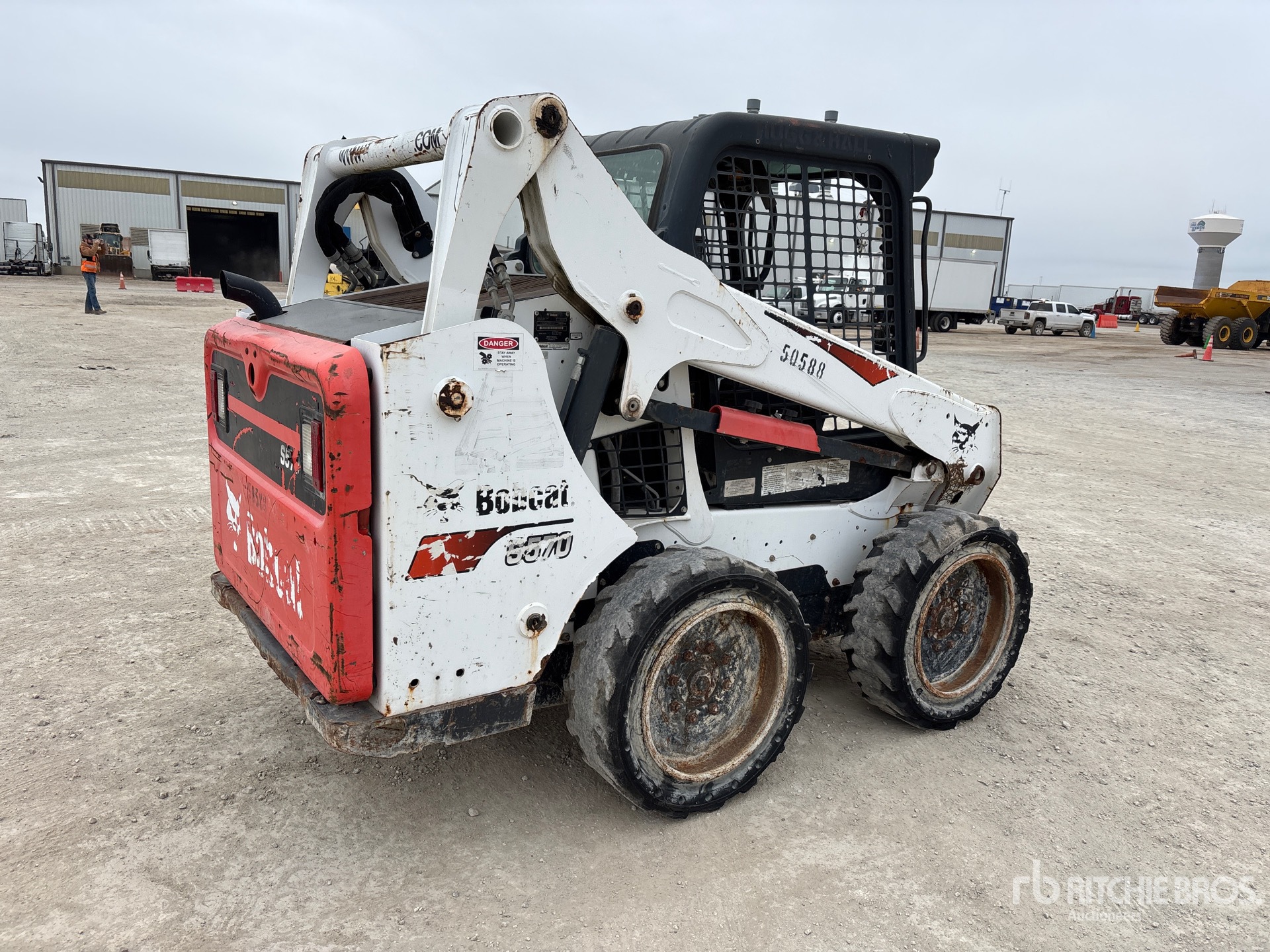 General Appearance with Foto, angolo anteriore sinistro