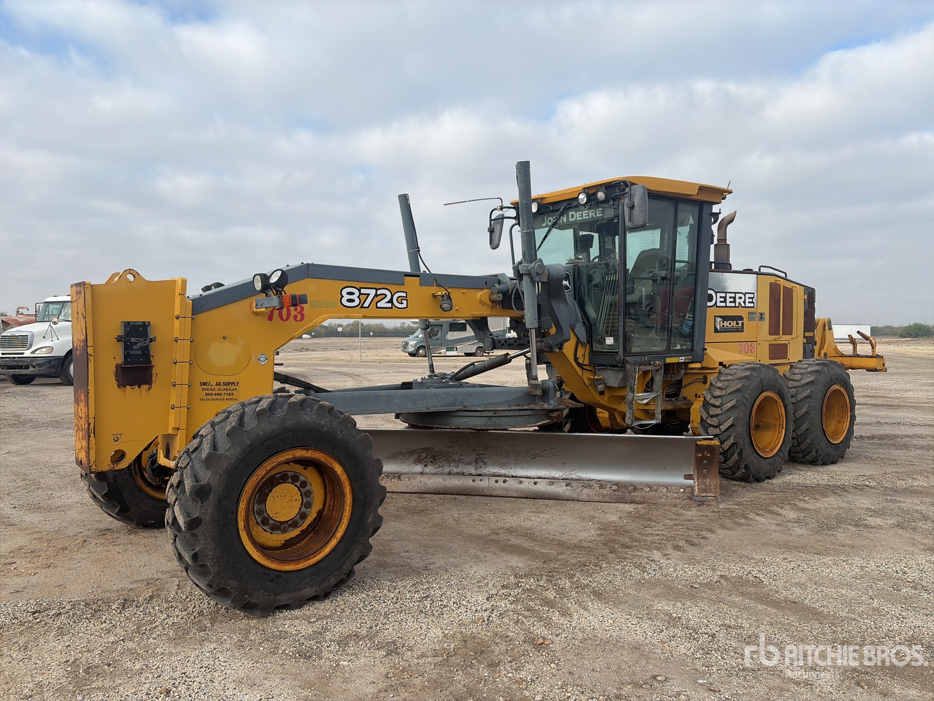 General Appearance with Bild, Ecke vorne links