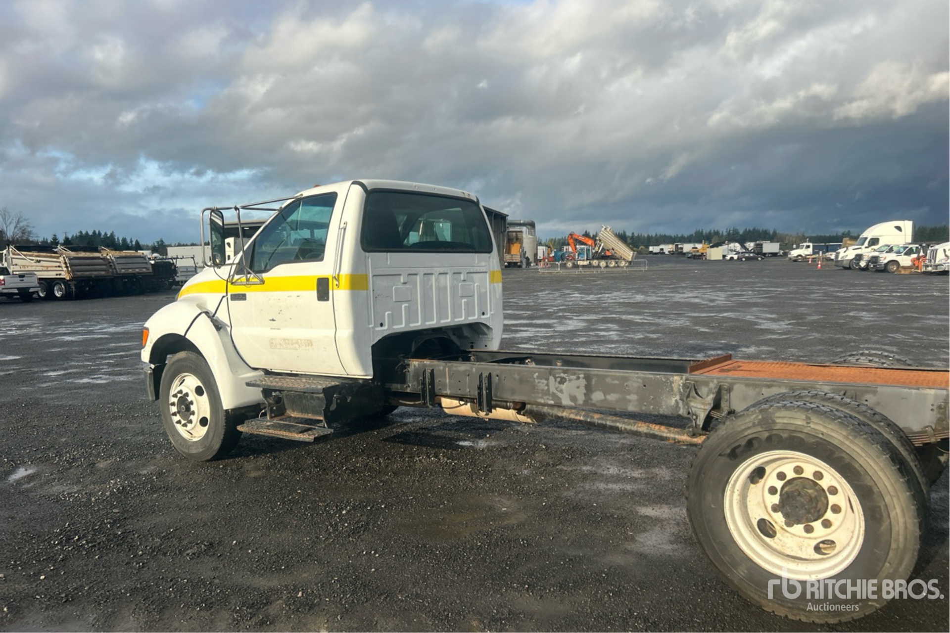 General Appearance with Picture, Left Rear Corner