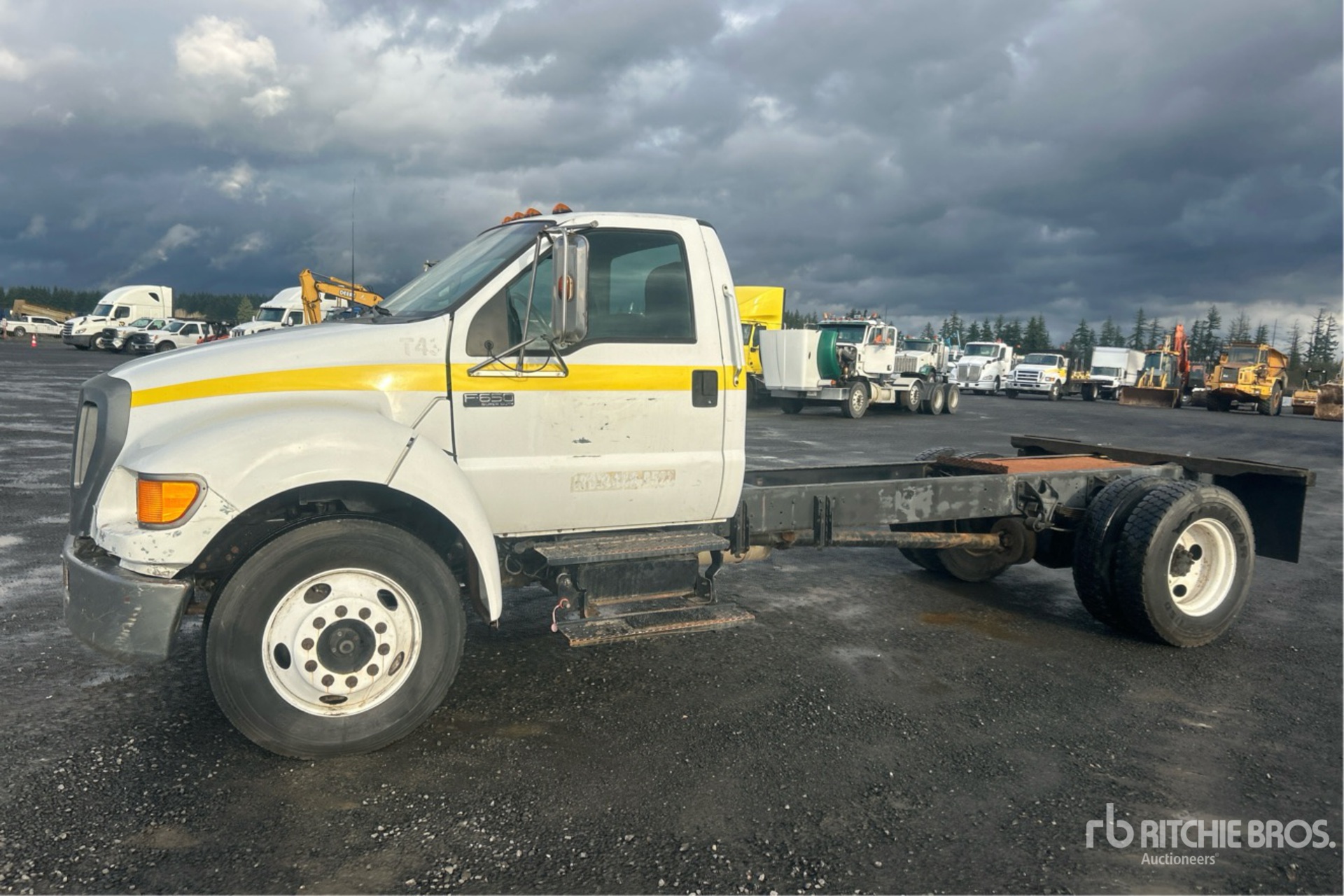 General Appearance with Picture, Left Front Corner