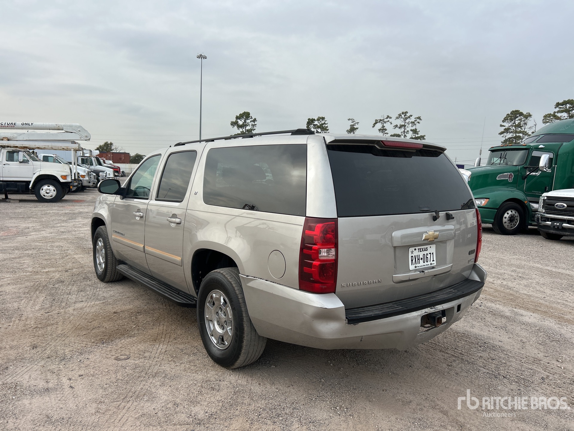 General Appearance with Picture, Left Rear Corner