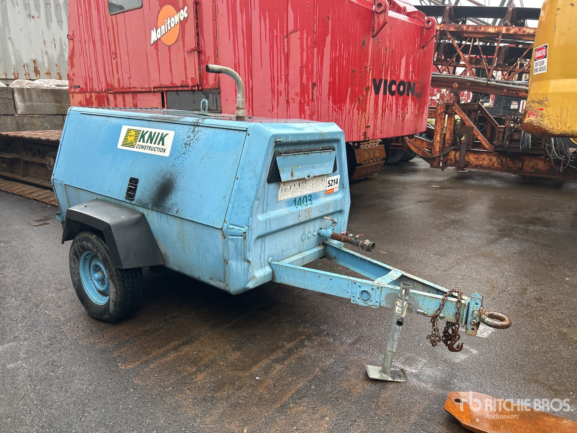 General Appearance with Bild, Ecke vorne rechts