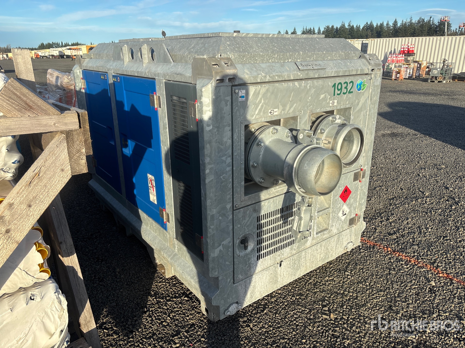 General Appearance with Bild, Ecke vorne rechts