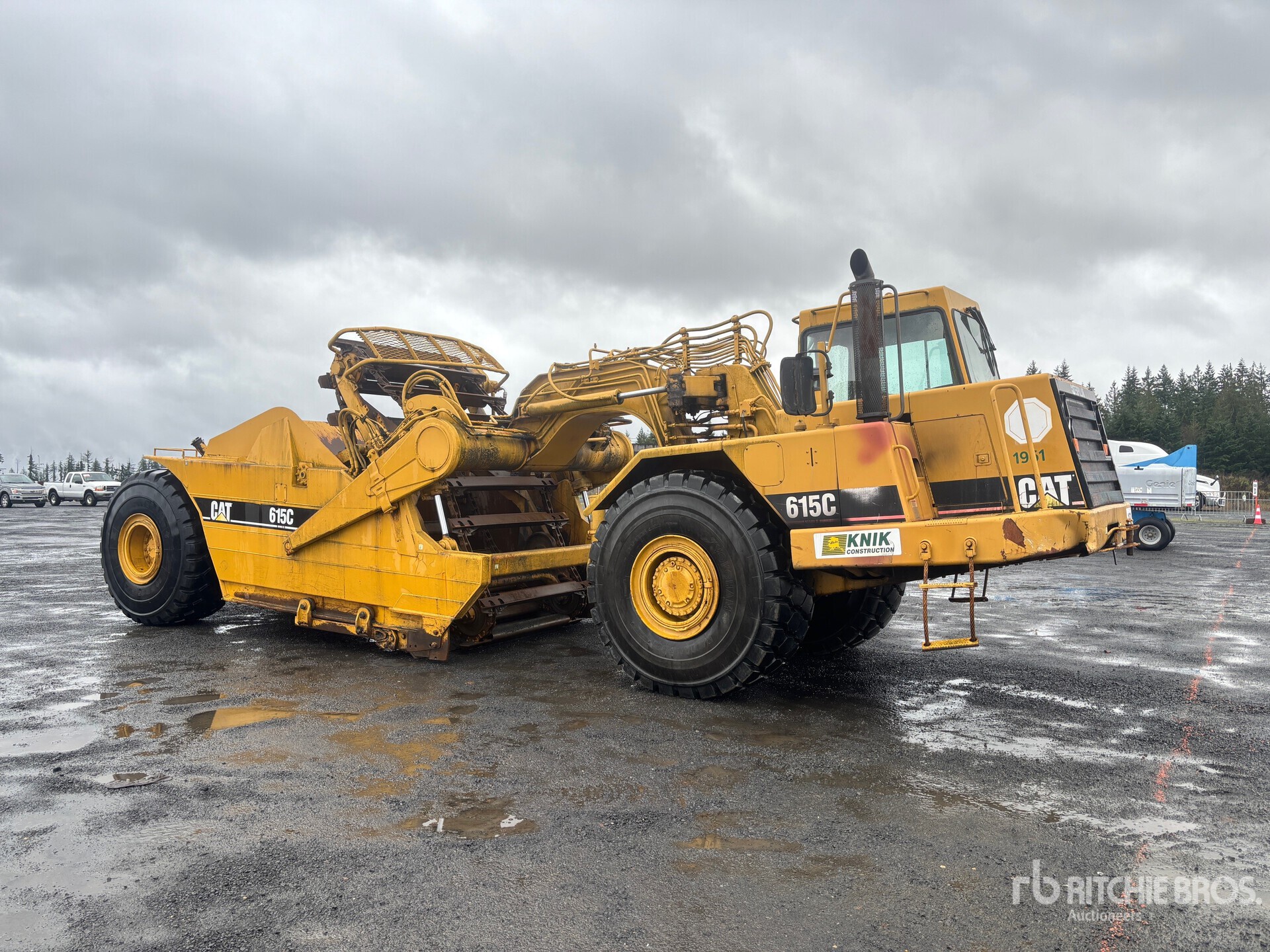 General Appearance with Picture, Right Front Corner