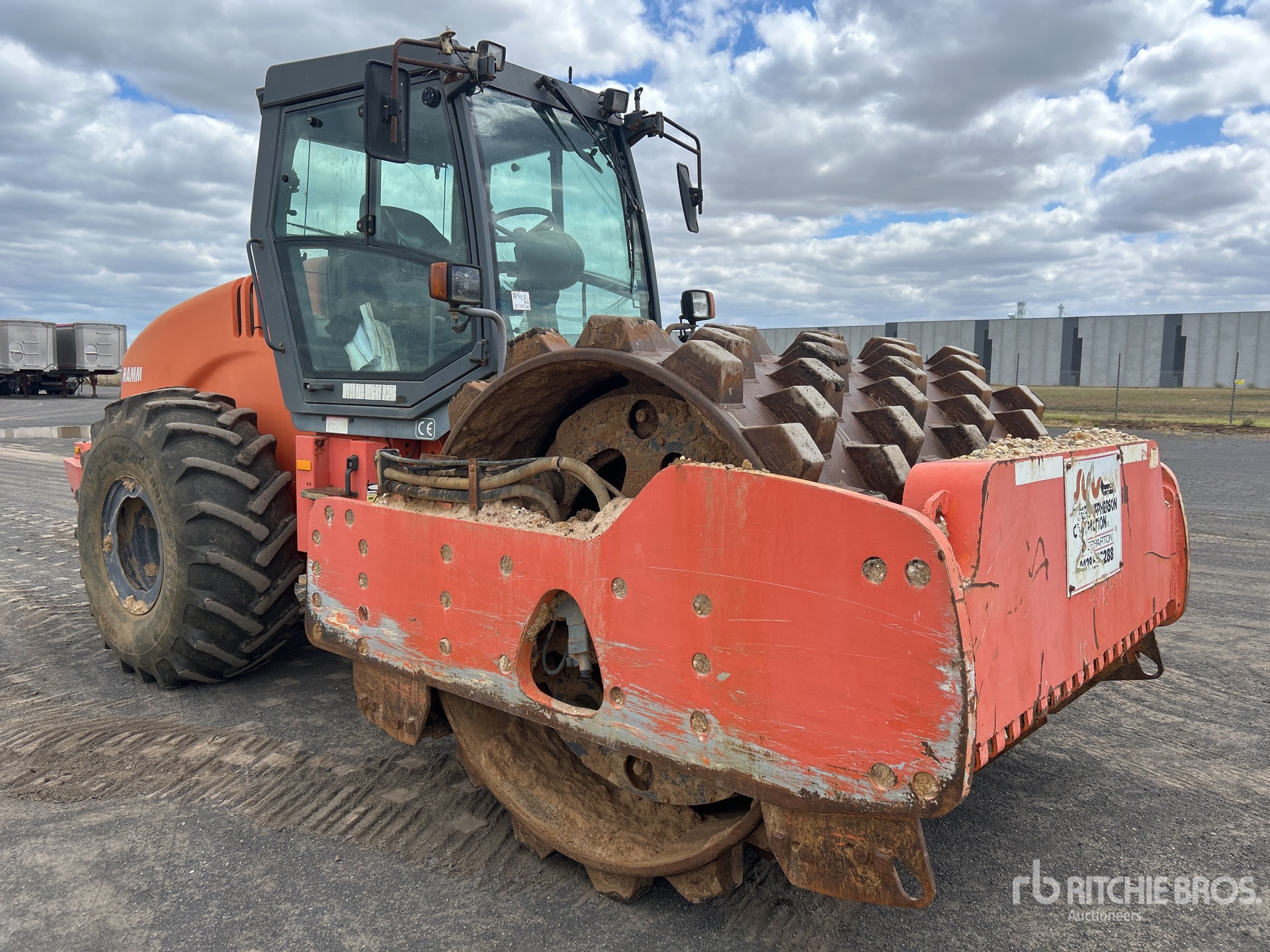 General Appearance with Image, coin avant droit