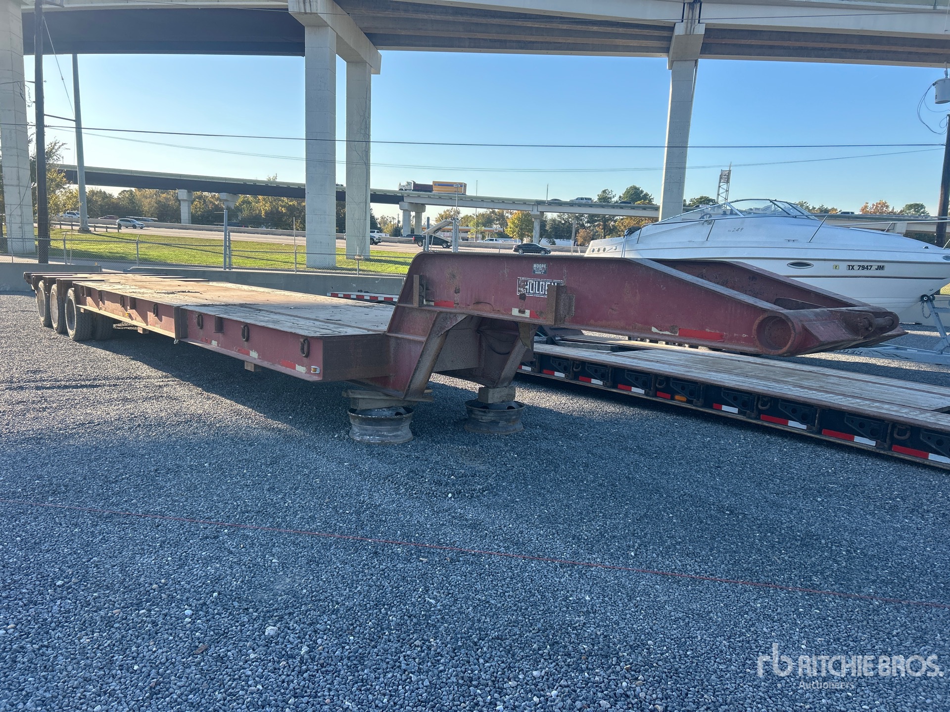 General Appearance with Bild, Ecke vorne rechts