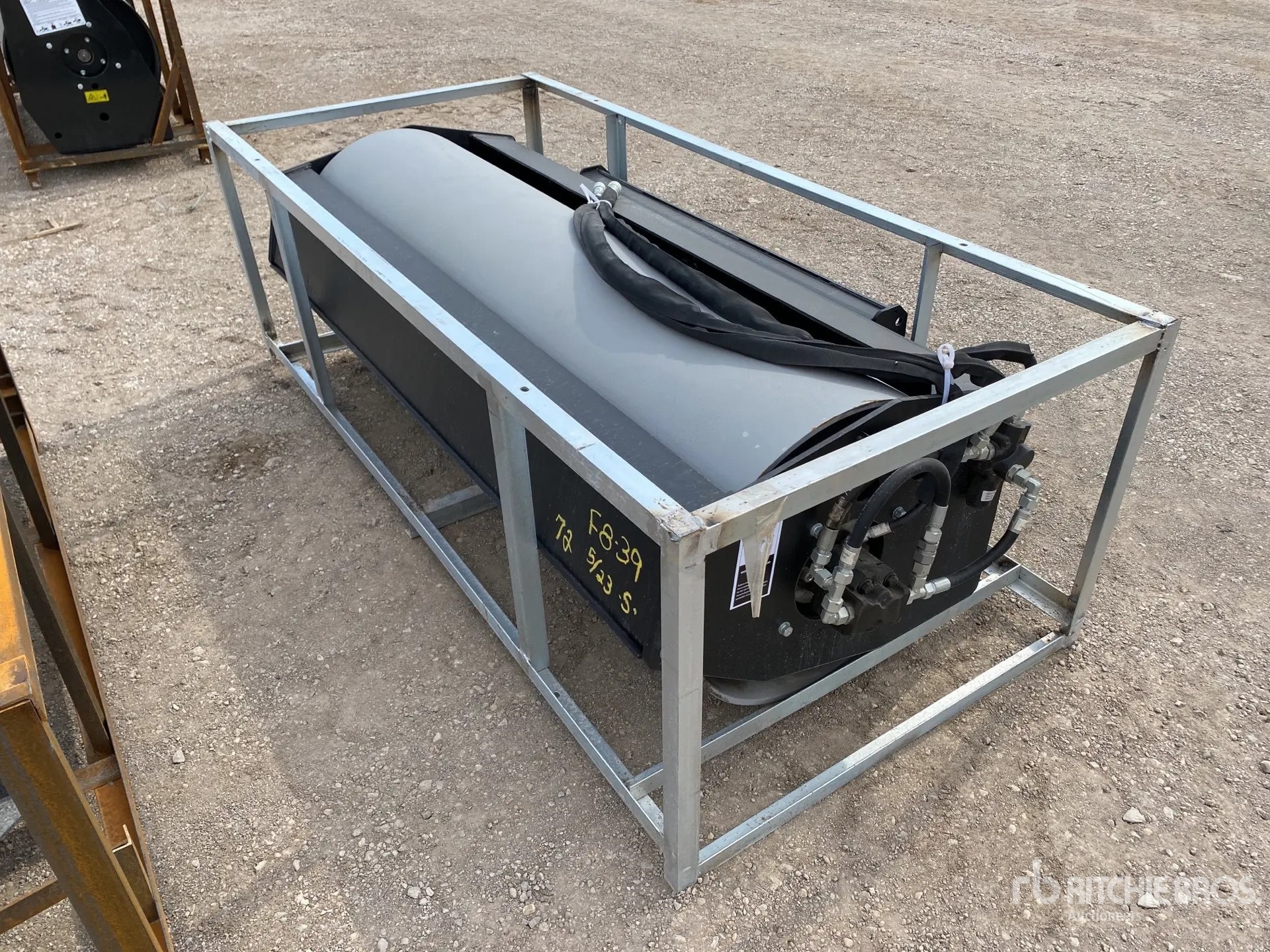 General Appearance with Bild, Ecke vorne links