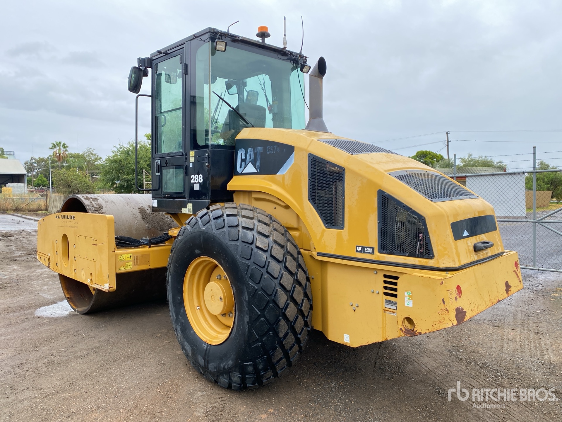 General Appearance with Picture, Left Rear Corner