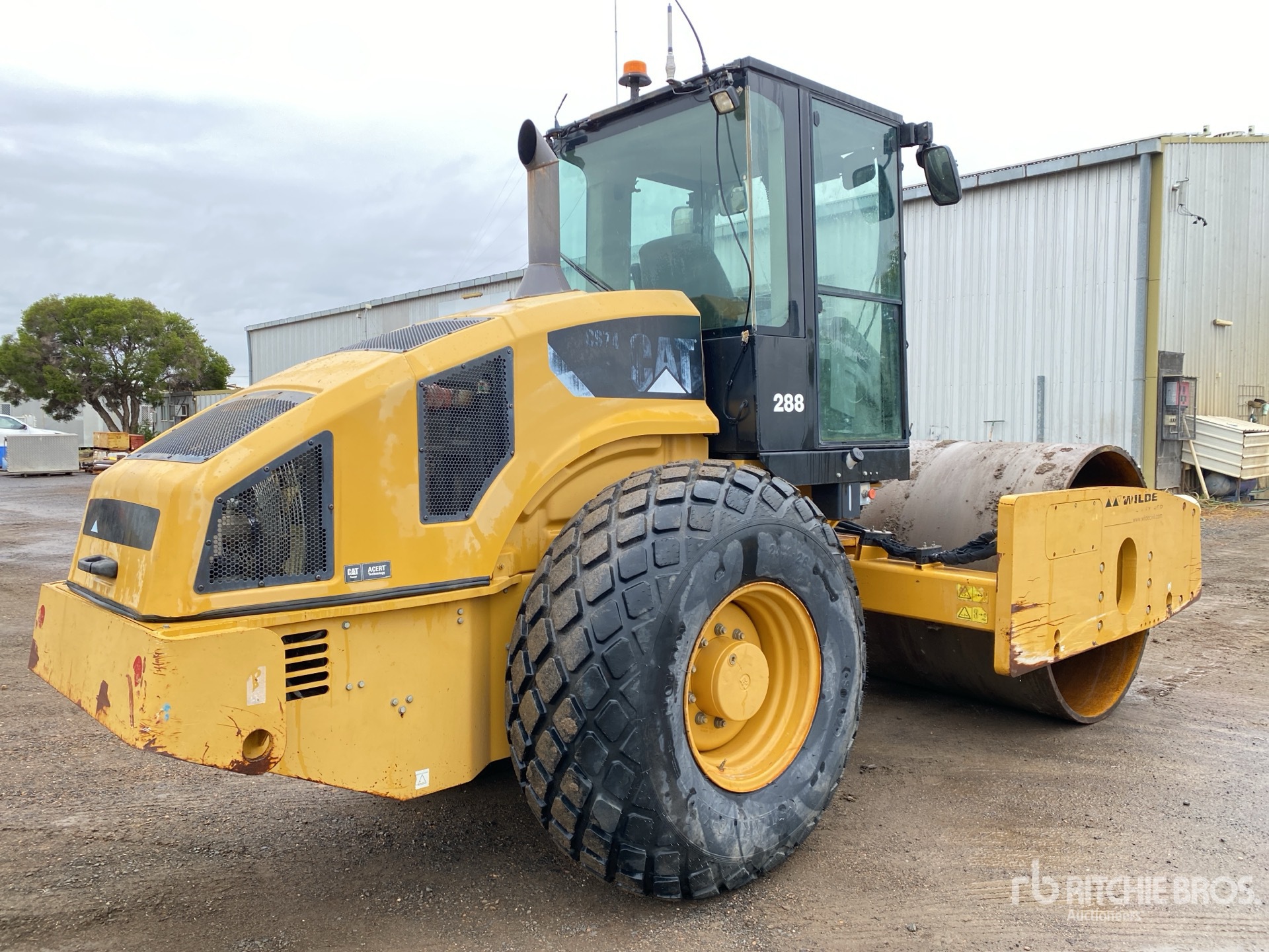 General Appearance with Picture, Right Rear Corner