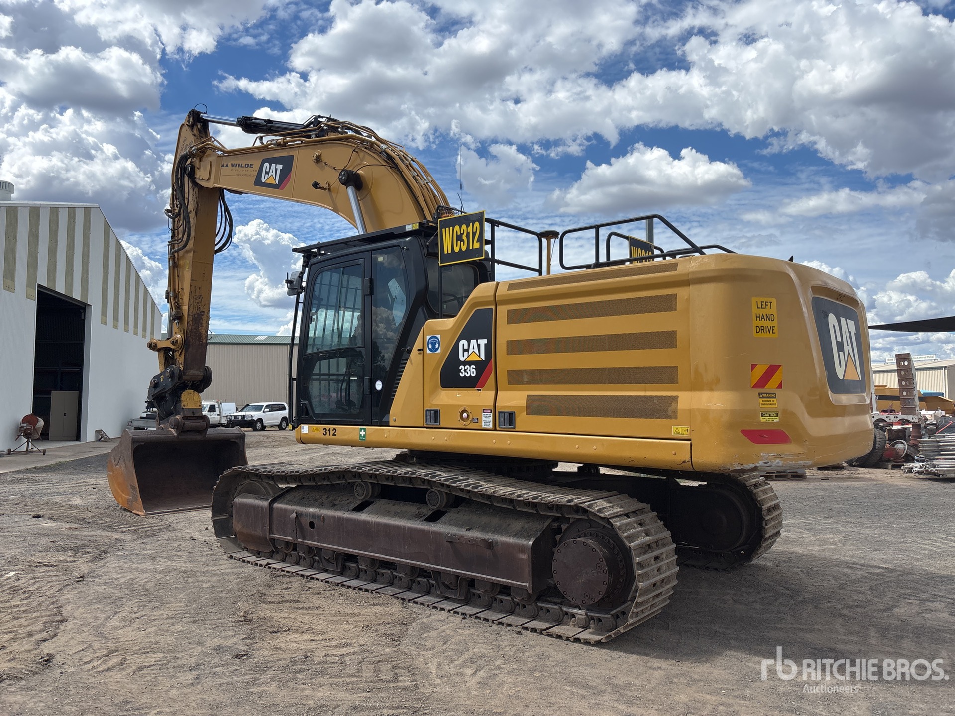 General Appearance with Picture, Left Rear Corner