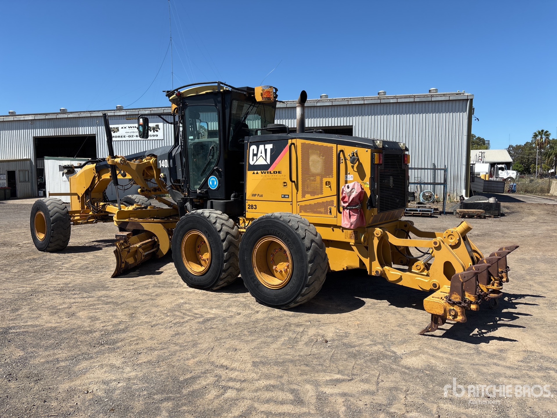 General Appearance with Picture, Left Rear Corner