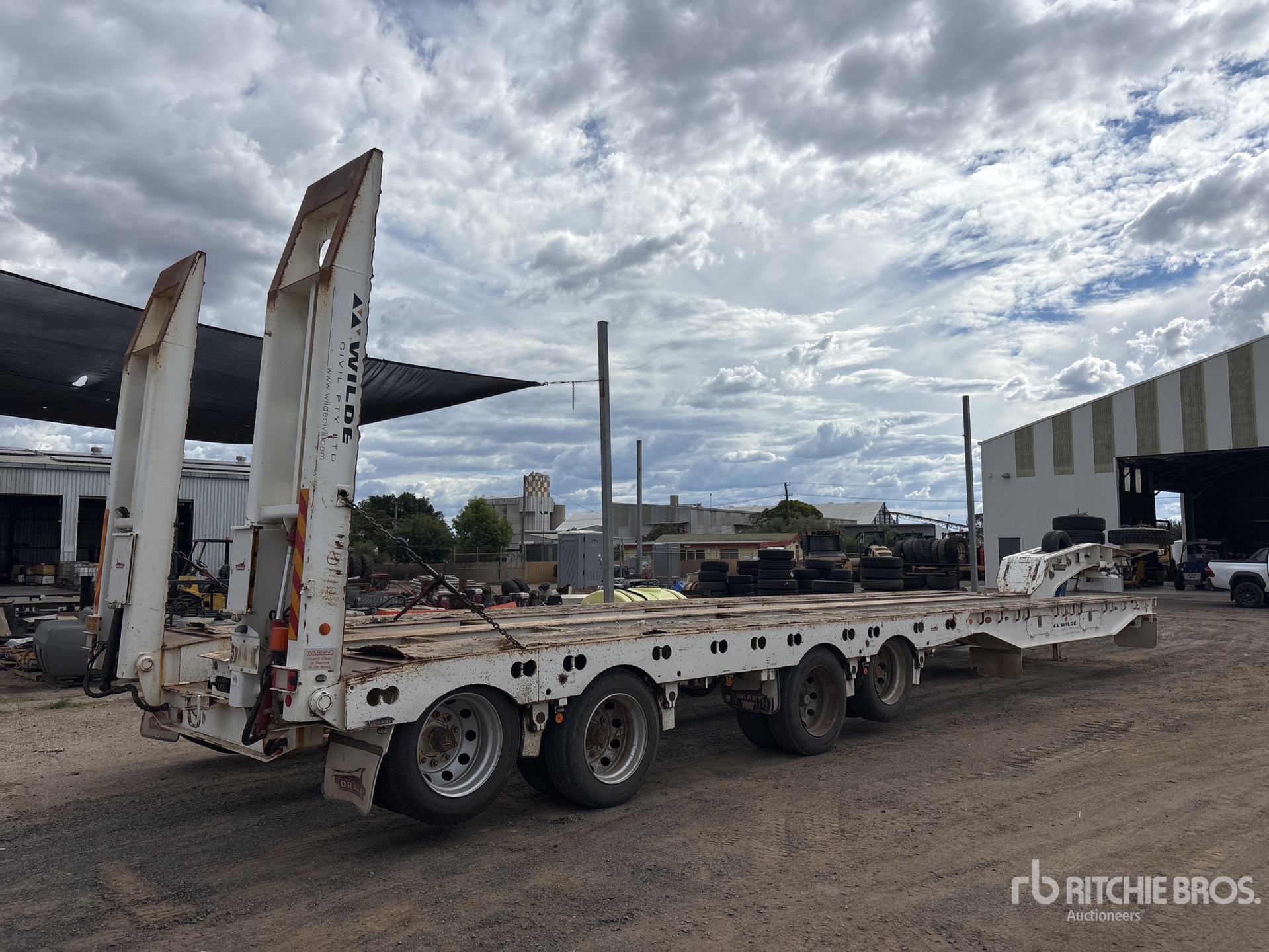 General Appearance with Picture, Left Rear Corner