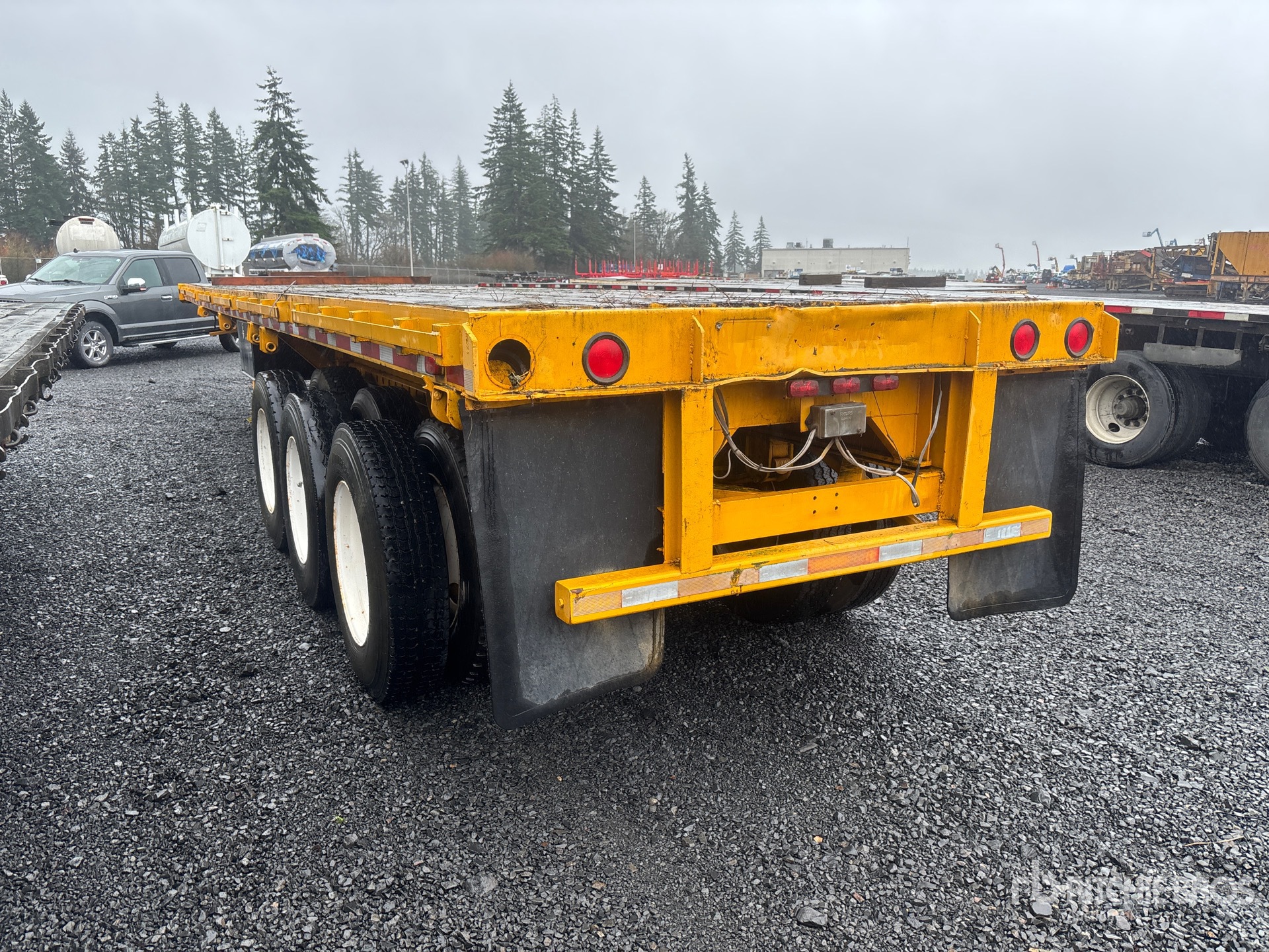 Aspect général with Image, coin arrière gauche