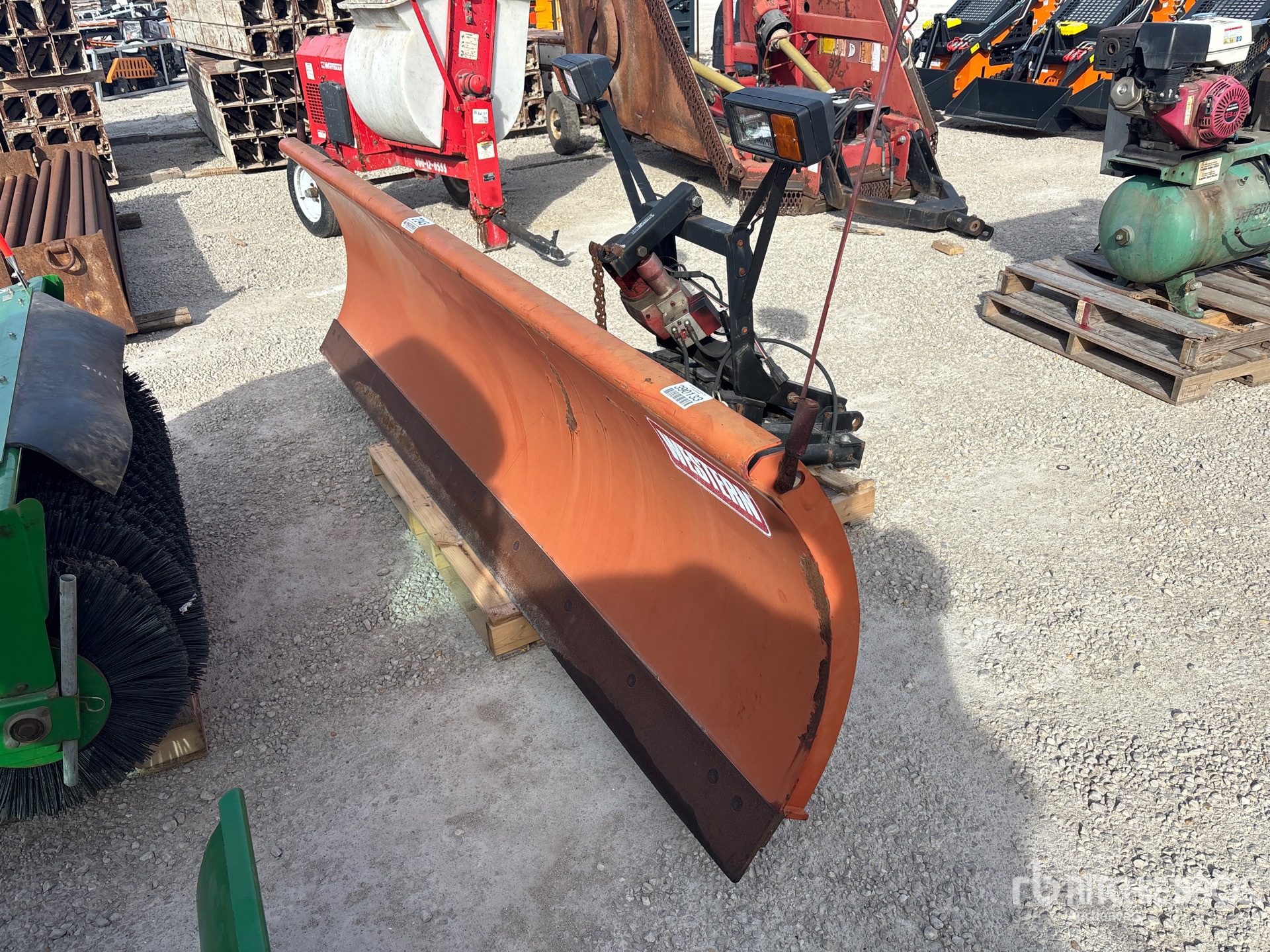 General Appearance with Image, coin avant gauche