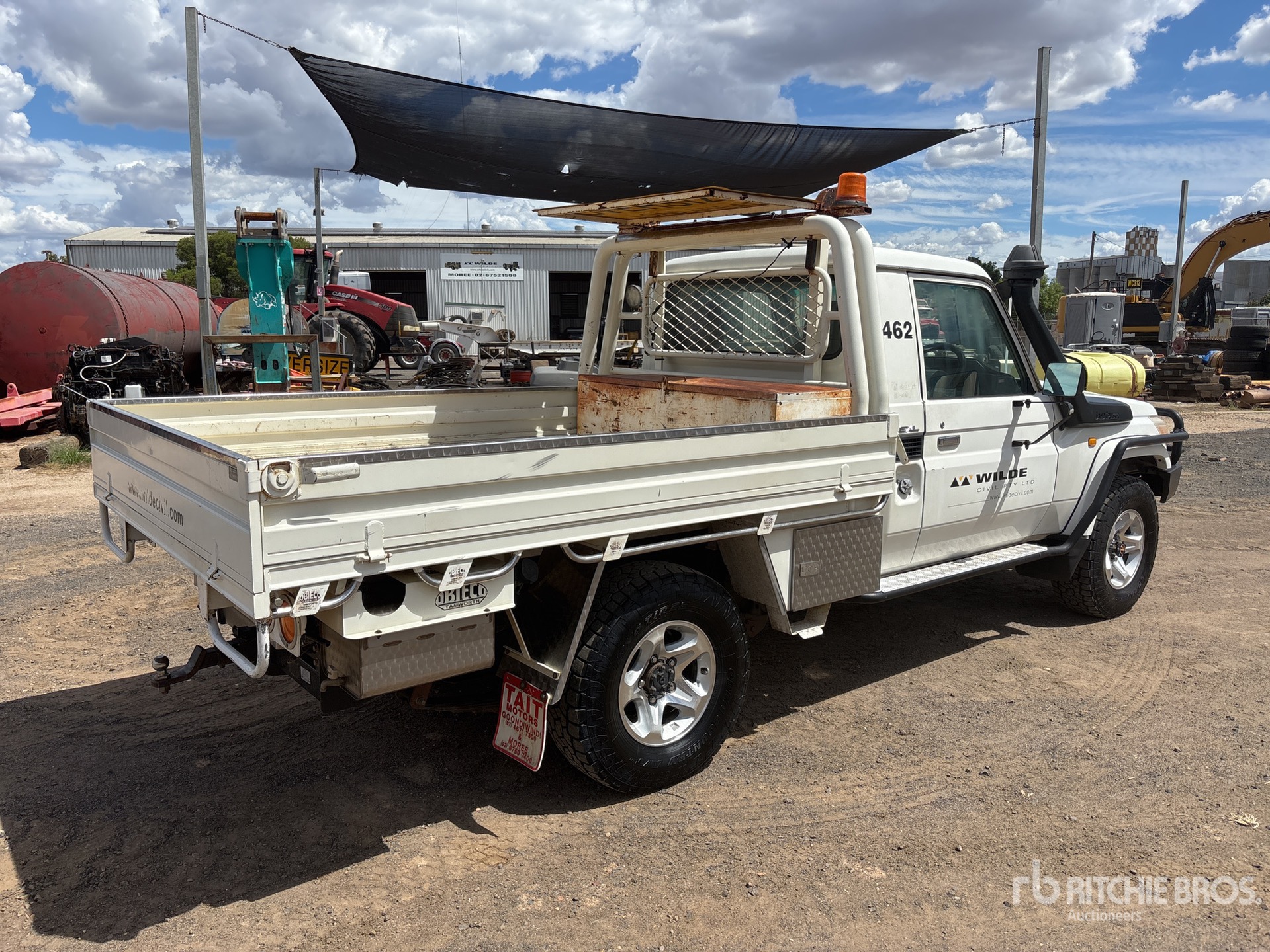 General Appearance with Picture, Left Rear Corner