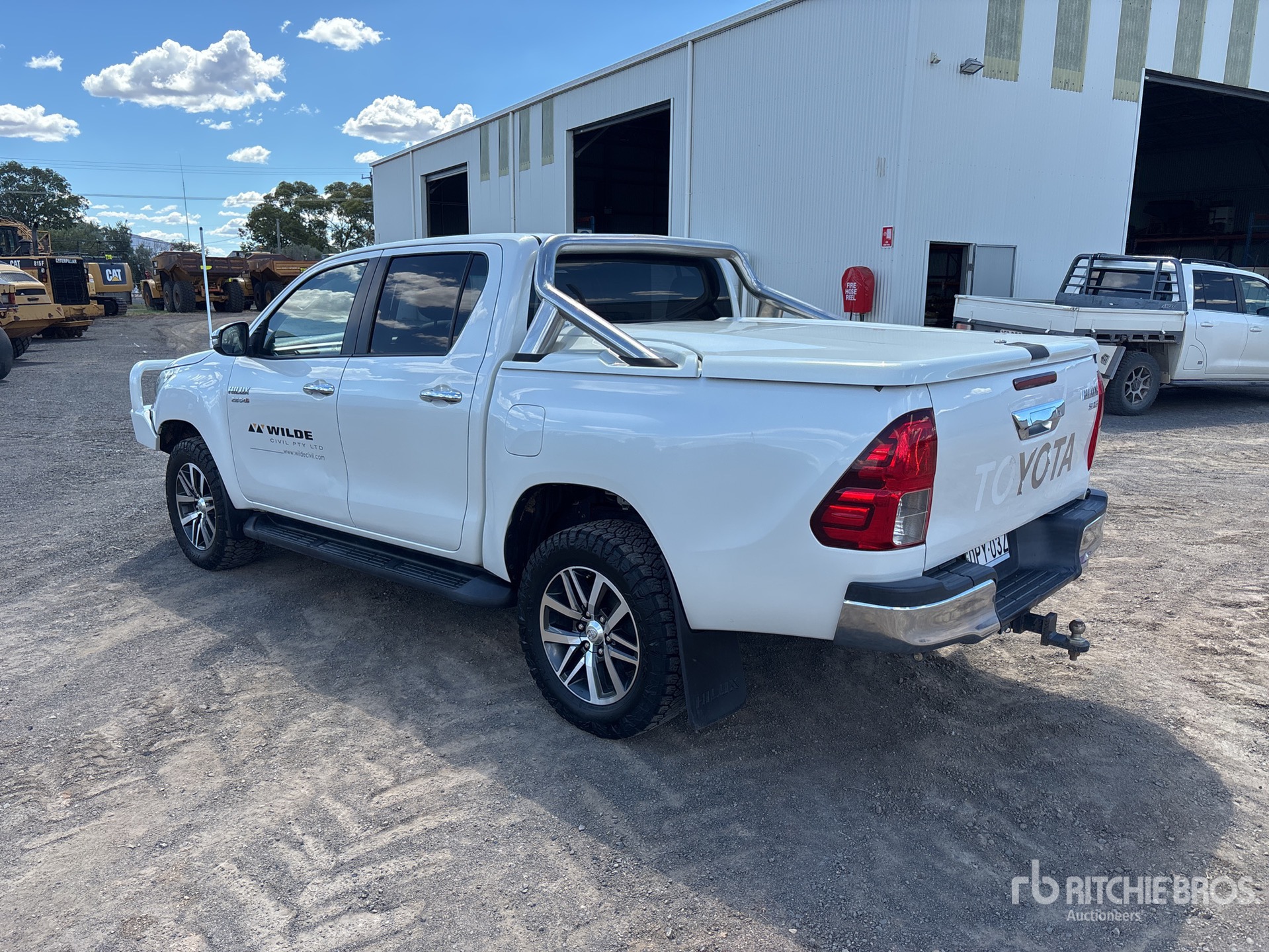 General Appearance with Picture, Right Rear Corner