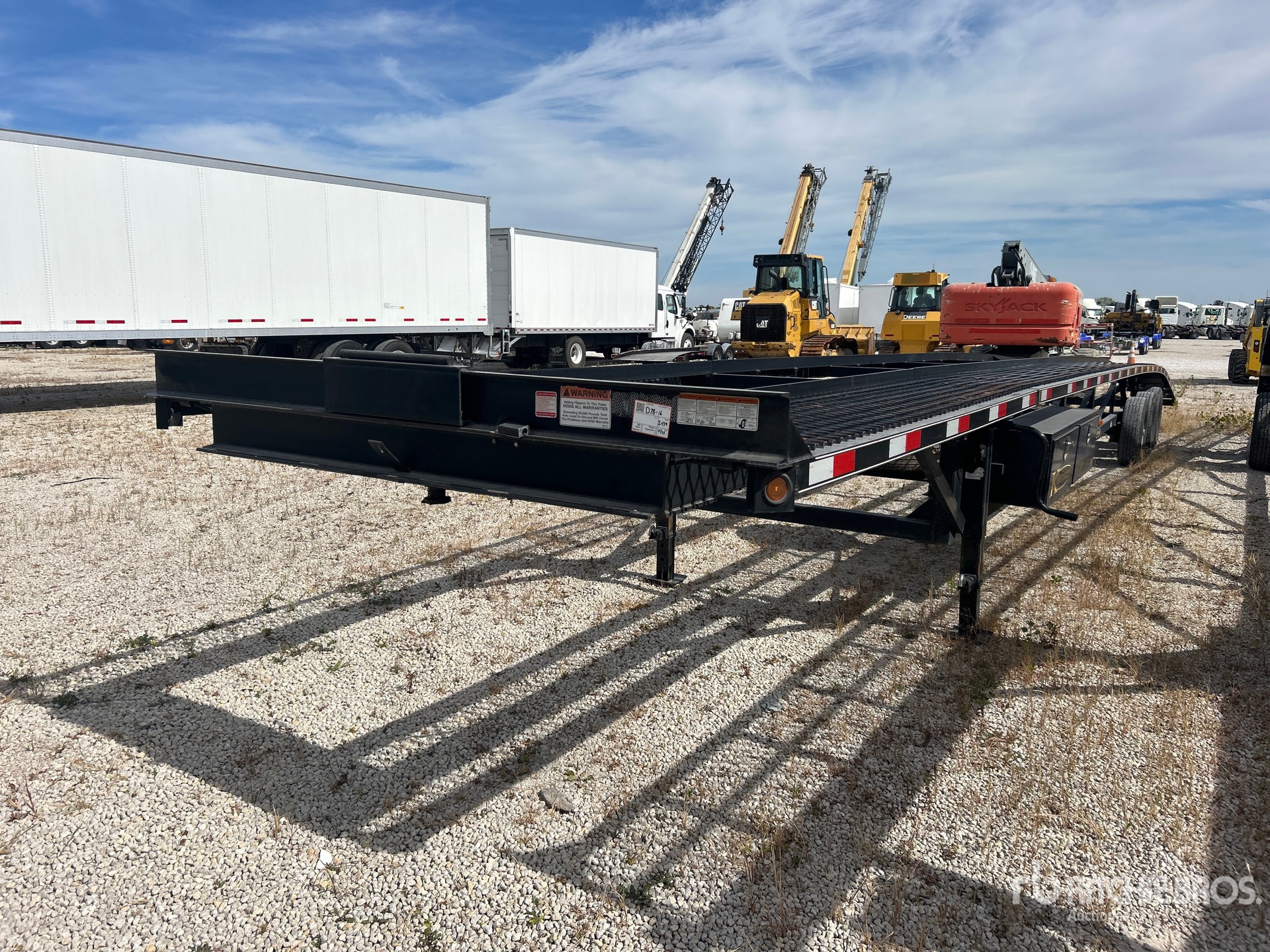 General Appearance with Bild, Ecke vorne links