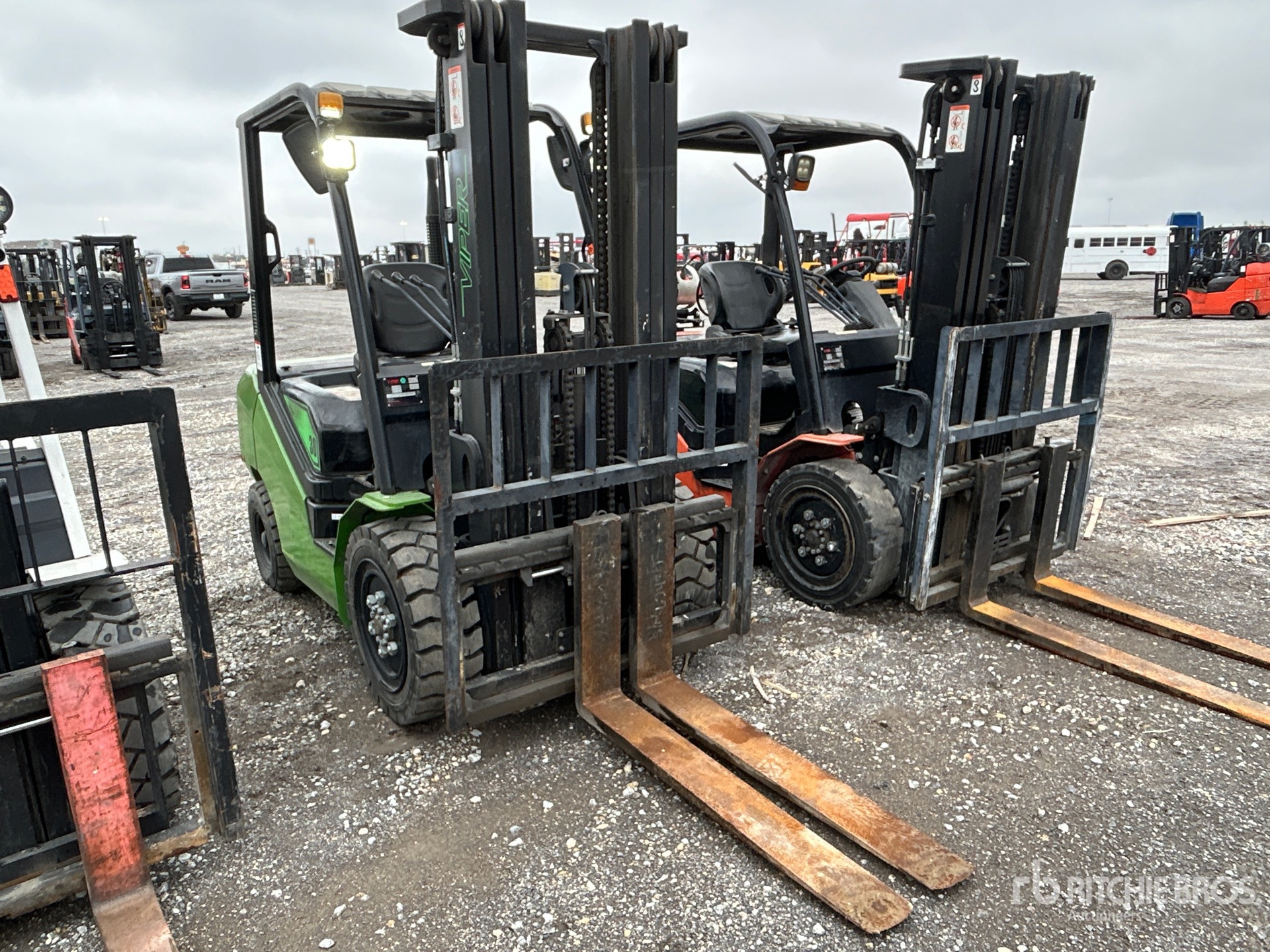 General Appearance with Picture, Right Front Corner