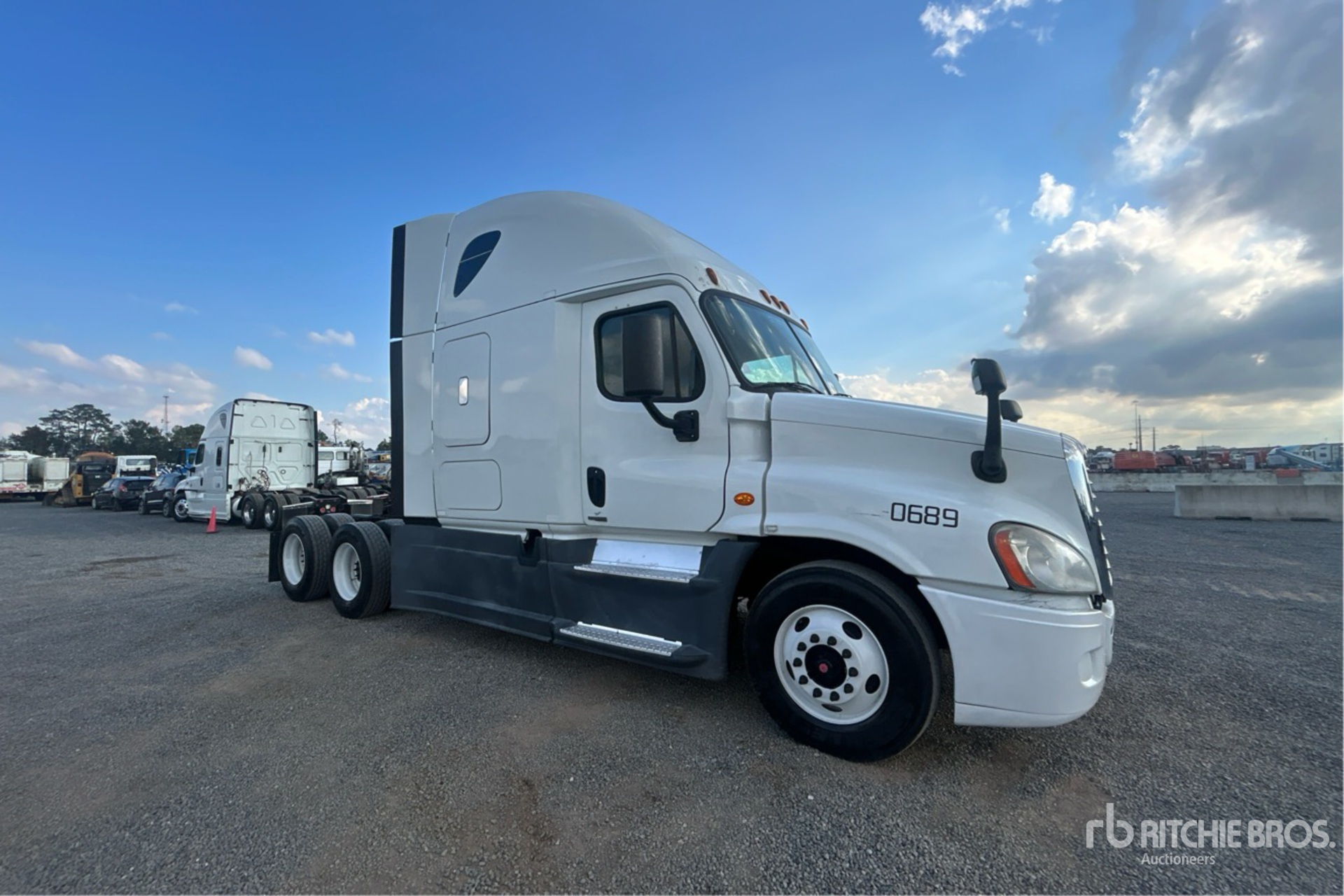 General Appearance with Picture, Right Front Corner