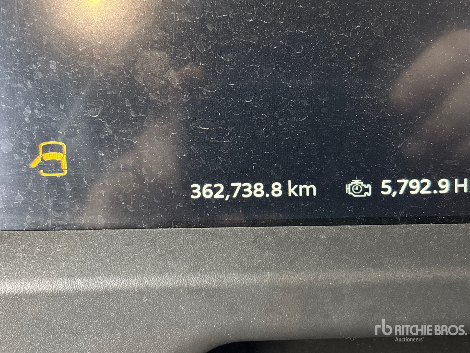 General Appearance with Hour Meter / Odometer