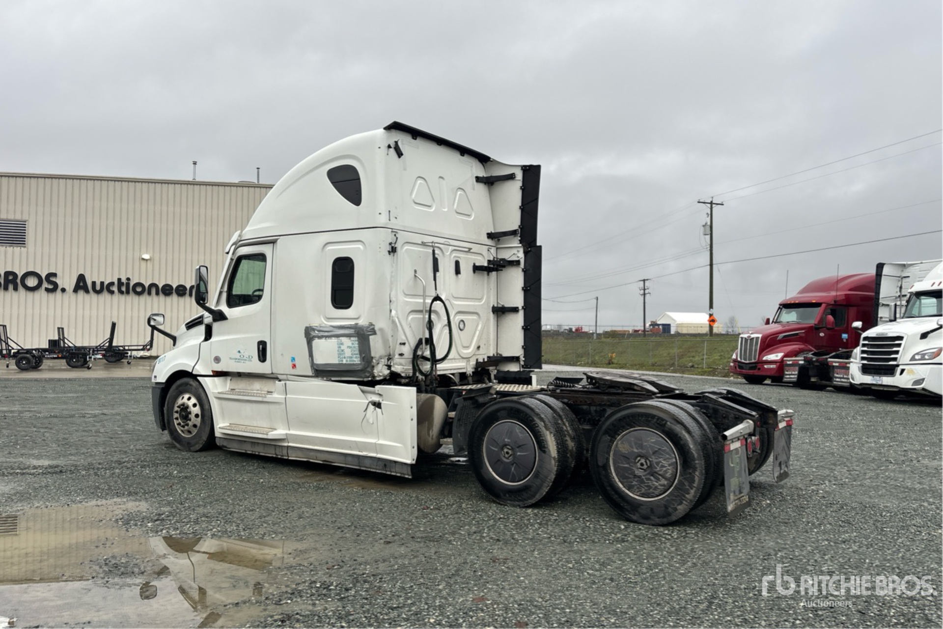 General Appearance with Bild, Ecke hinten links