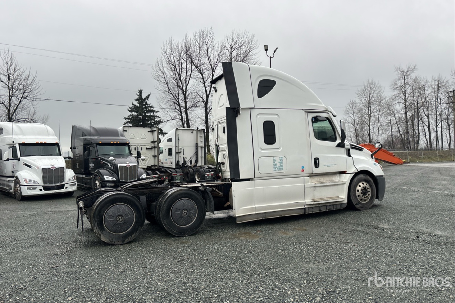 General Appearance with Bild, Ecke hinten rechts