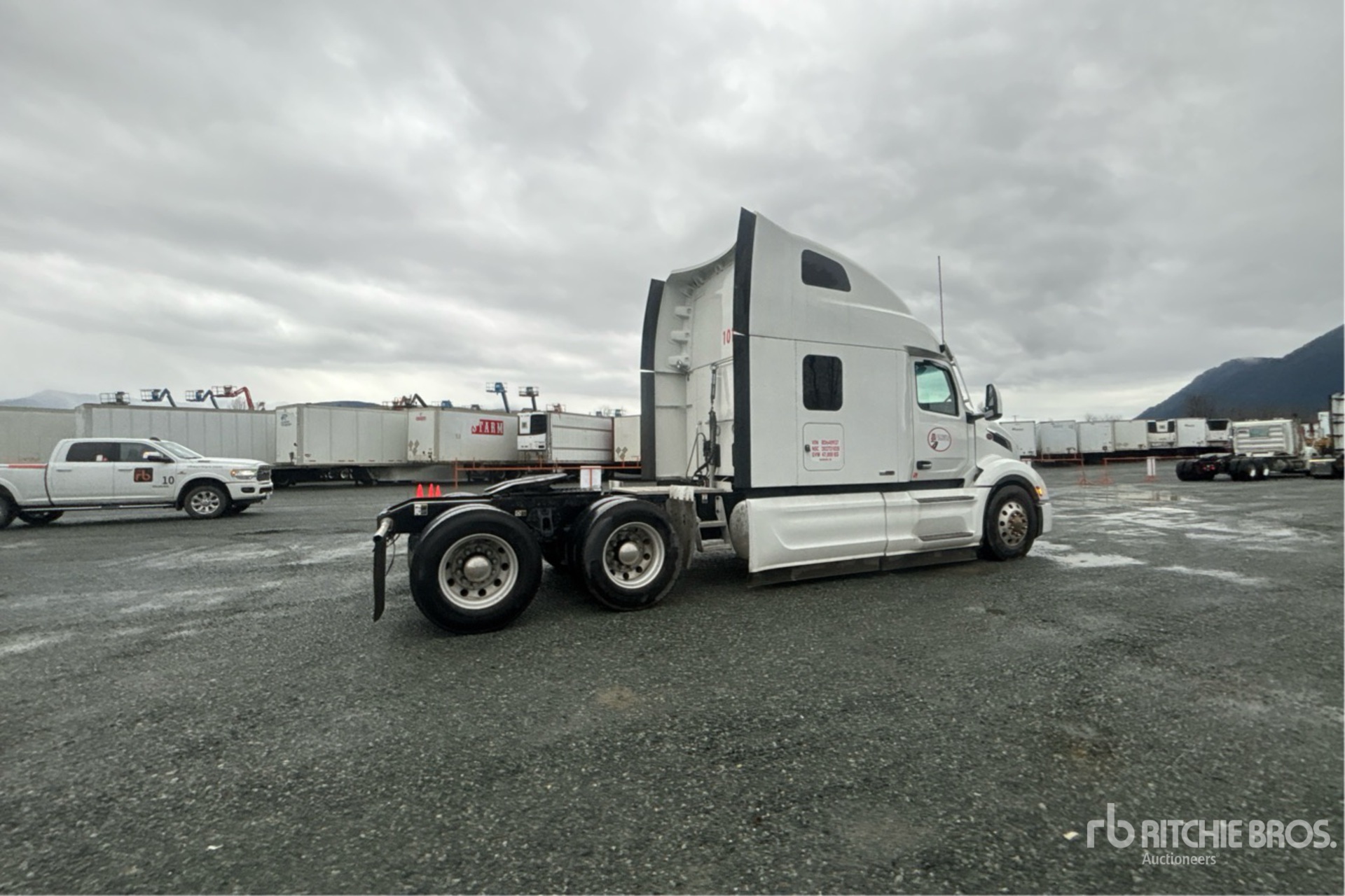 General Appearance with Picture, Right Rear Corner