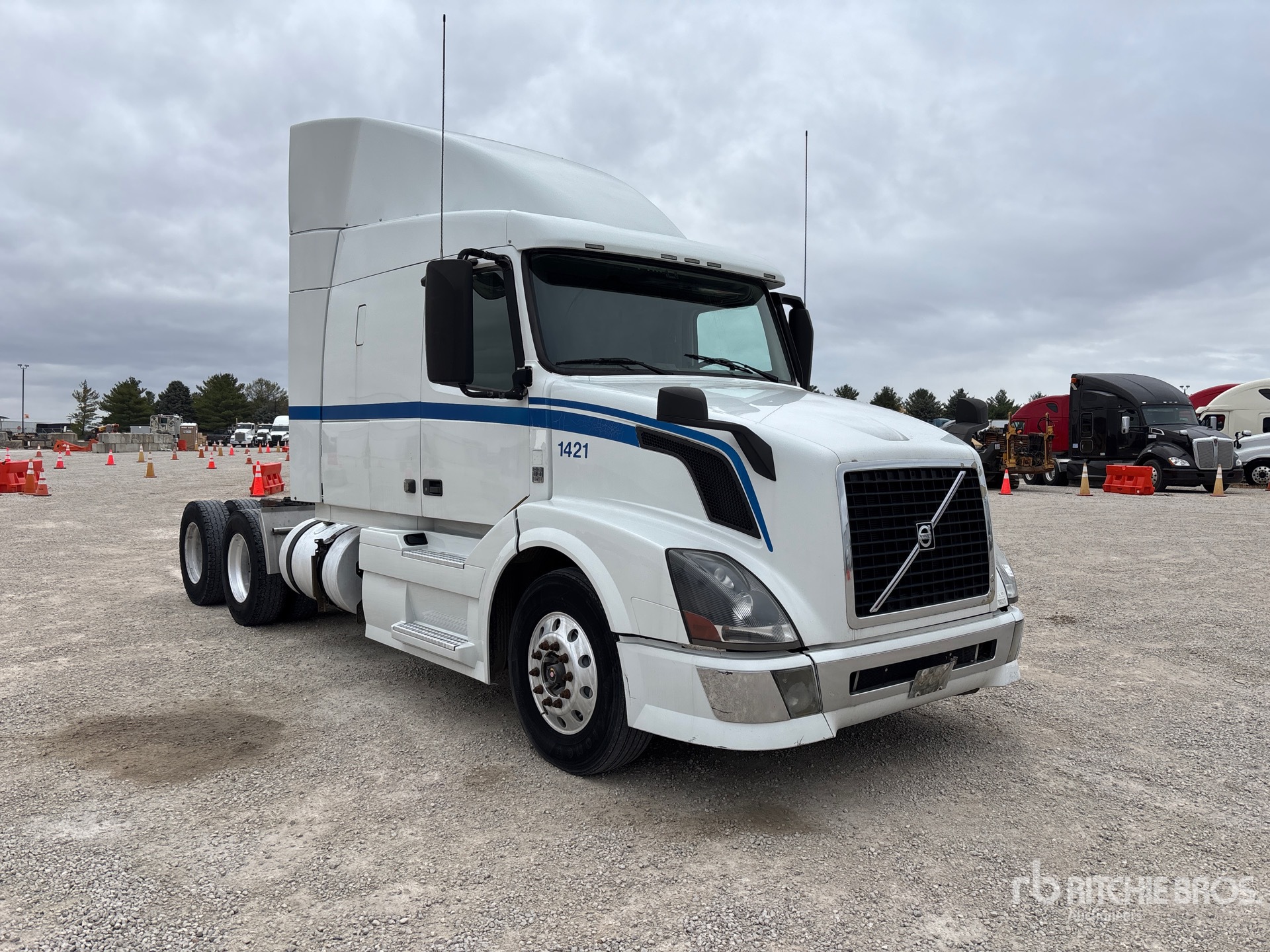 General Appearance with Picture, Right Front Corner