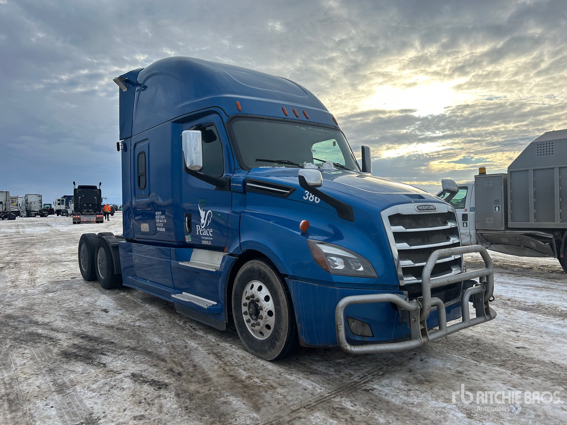 General Appearance with Picture, Right Front Corner