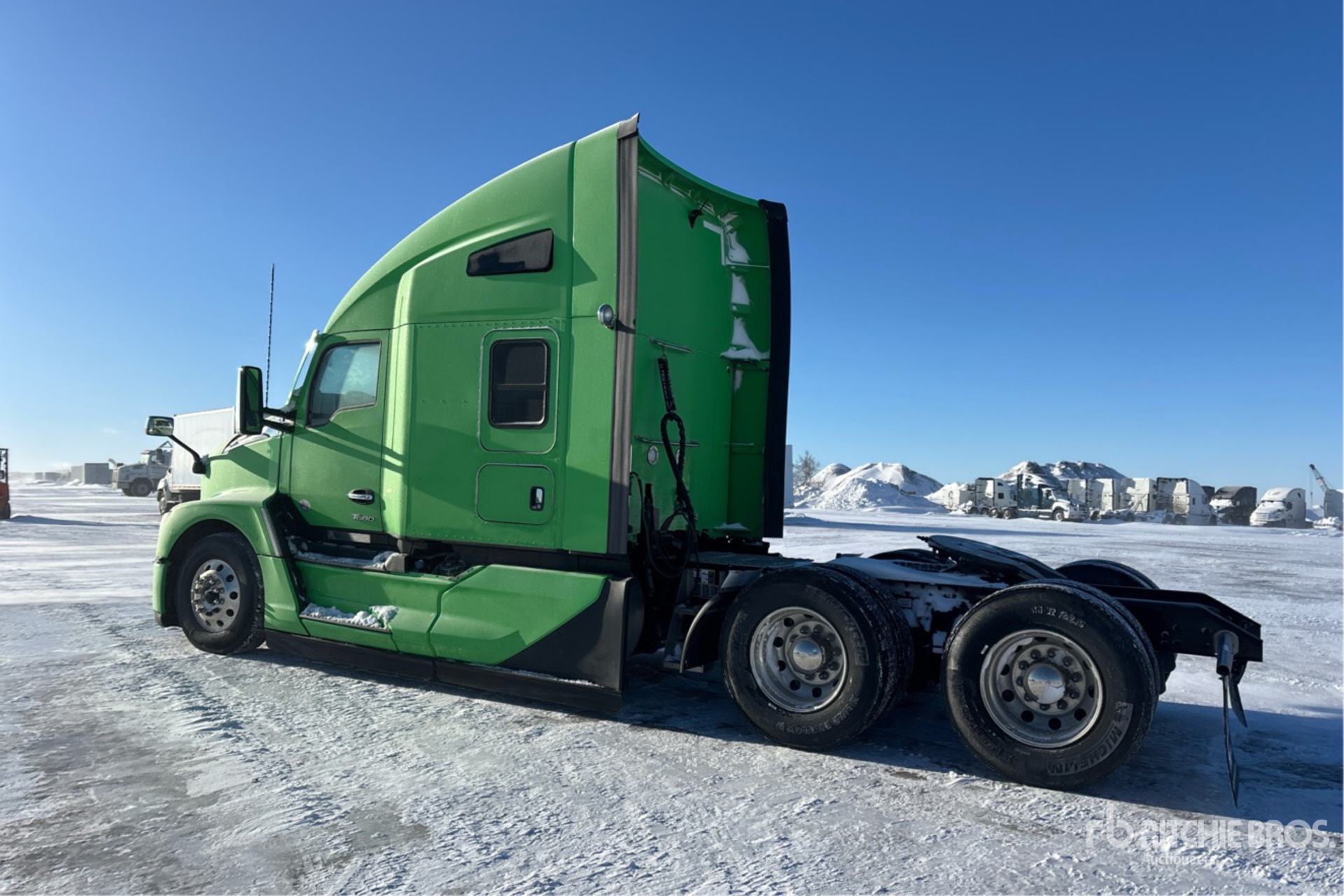 General Appearance with Picture, Left Rear Corner